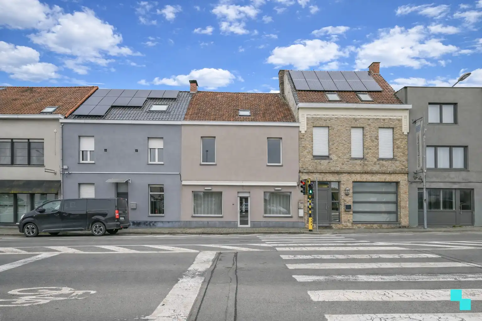 Hoofdfoto van de publicatie: Ruime handelswoning op ideale zichtlocatie