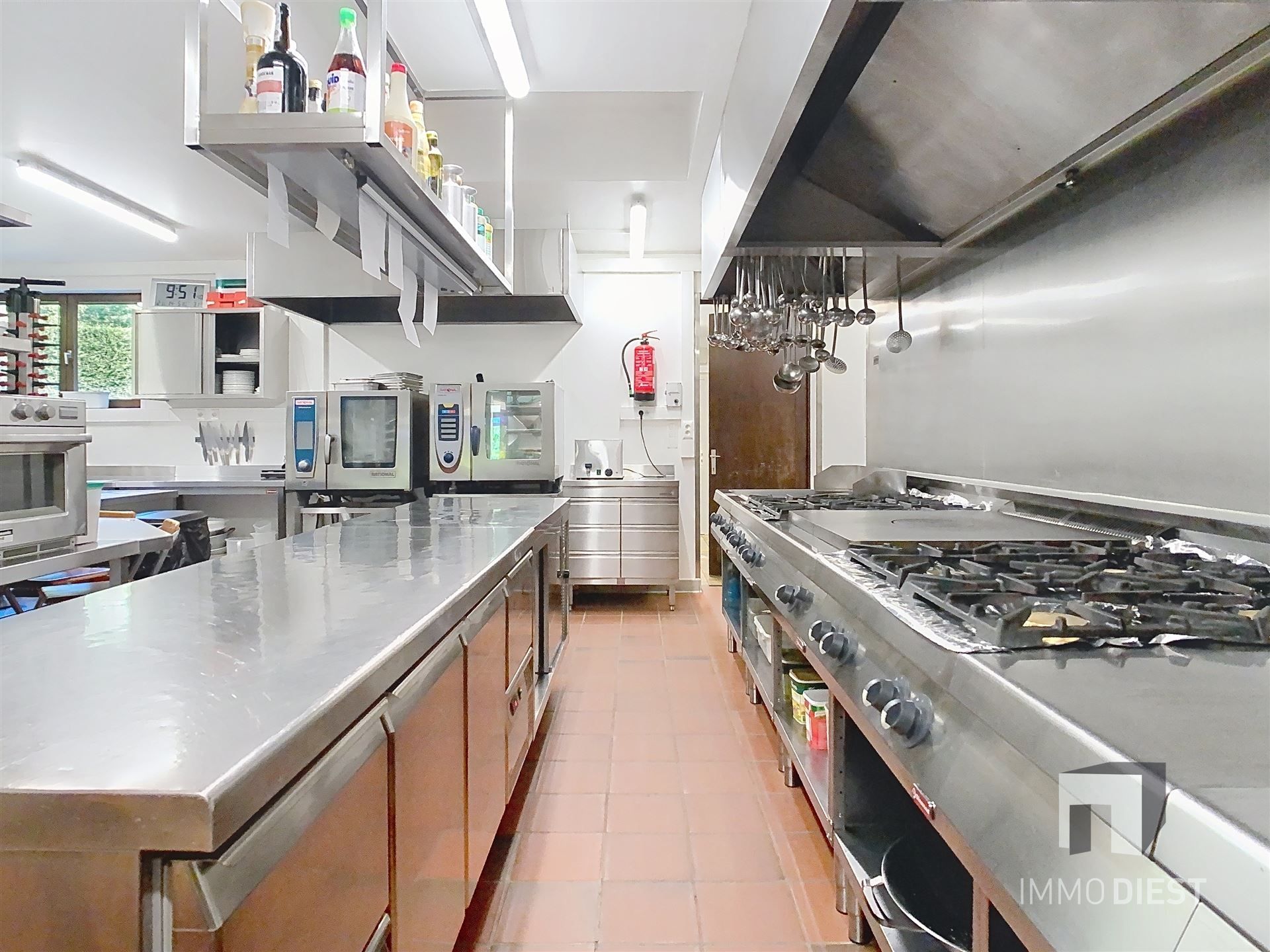 Brasserie - restaurant - feestzaal - privéwoonst foto 50