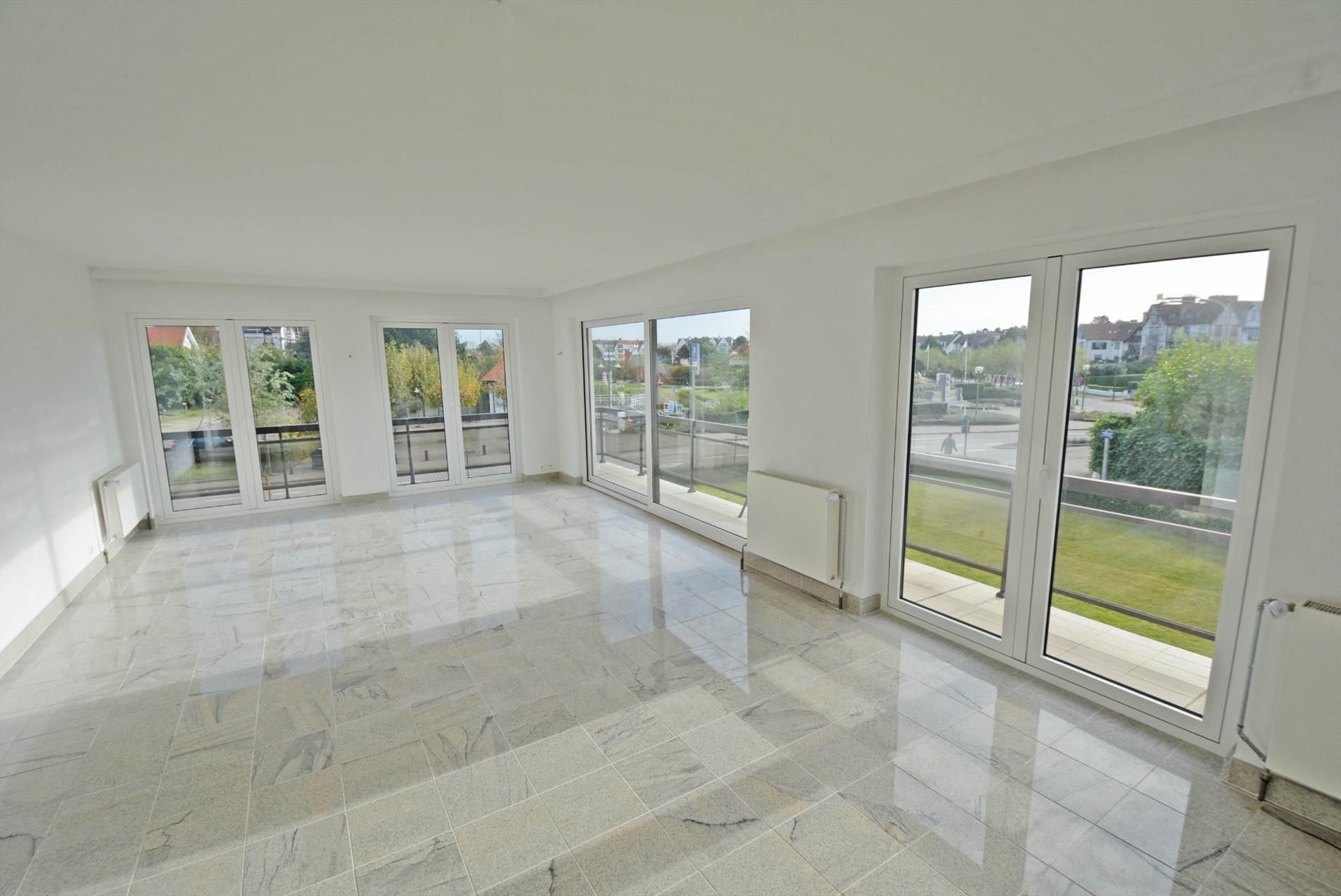 Ruim zuidgericht villa-appartement met 3 slaapkamers in hartje Zoute foto 6