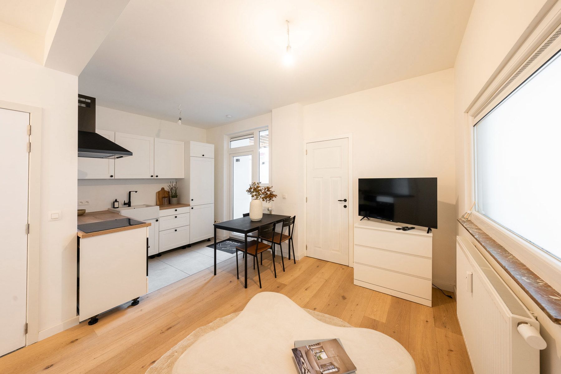 Volledig gerenoveerd appartement met buitenruimte foto 1