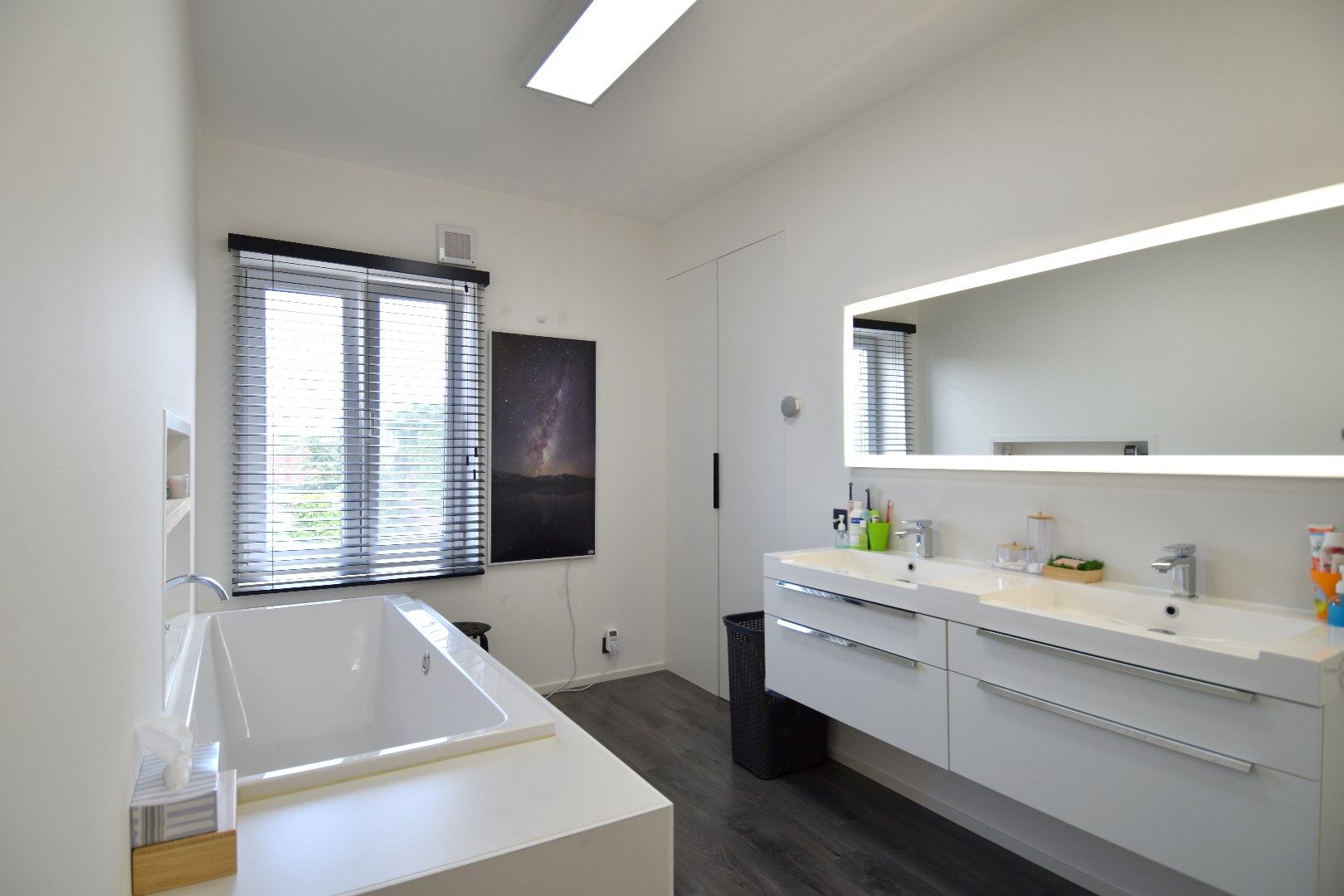 Ruime karaktervolle woning op centrale locatie te Gullegem foto 8