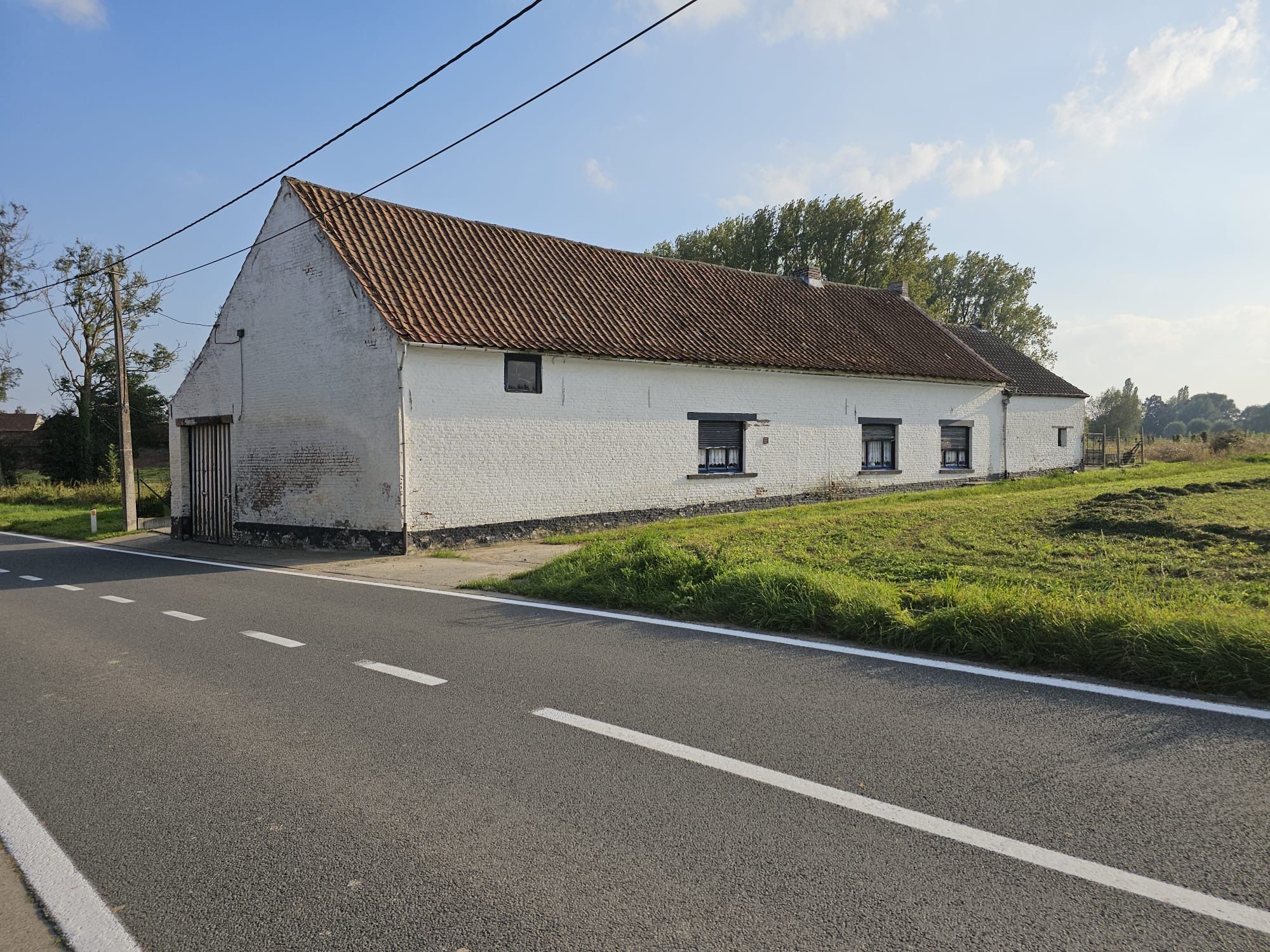 Hoofdfoto van de publicatie: Te renoveren woning in hoevestijl