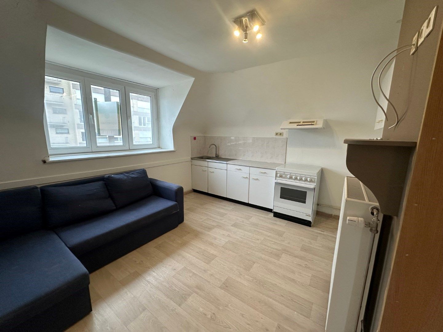 Te renoveren appartement met 1 ruime slaapkamer en mogelijkheid tot aankoop garage in gebouw foto 5