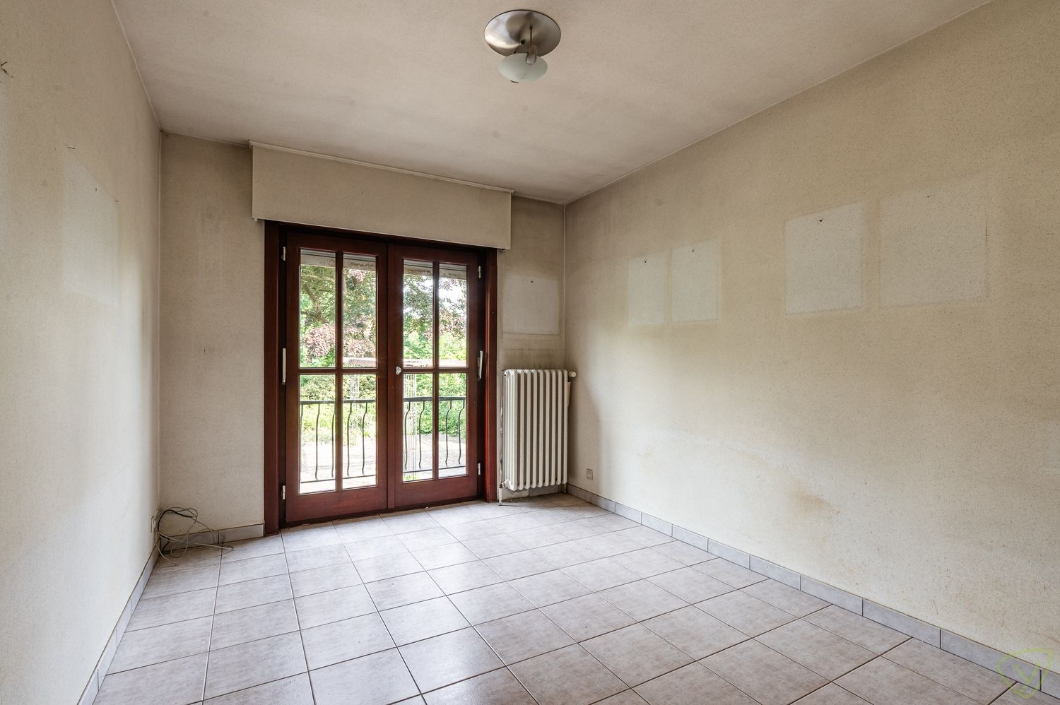 Vrijstaande te renoveren villa op uitzonderlijk groot perceel met bosgrond in Lembeke foto 13