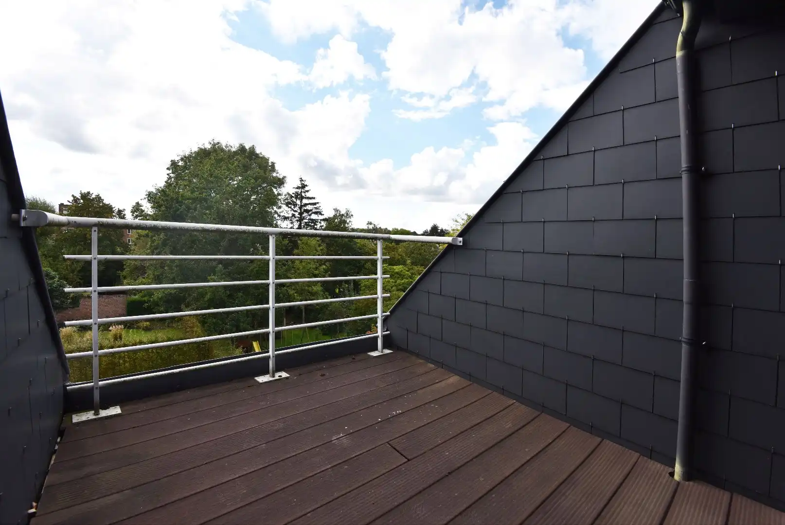 Duplex appartement op de 2e verdieping met 2 slpks en terras te Gent foto 8