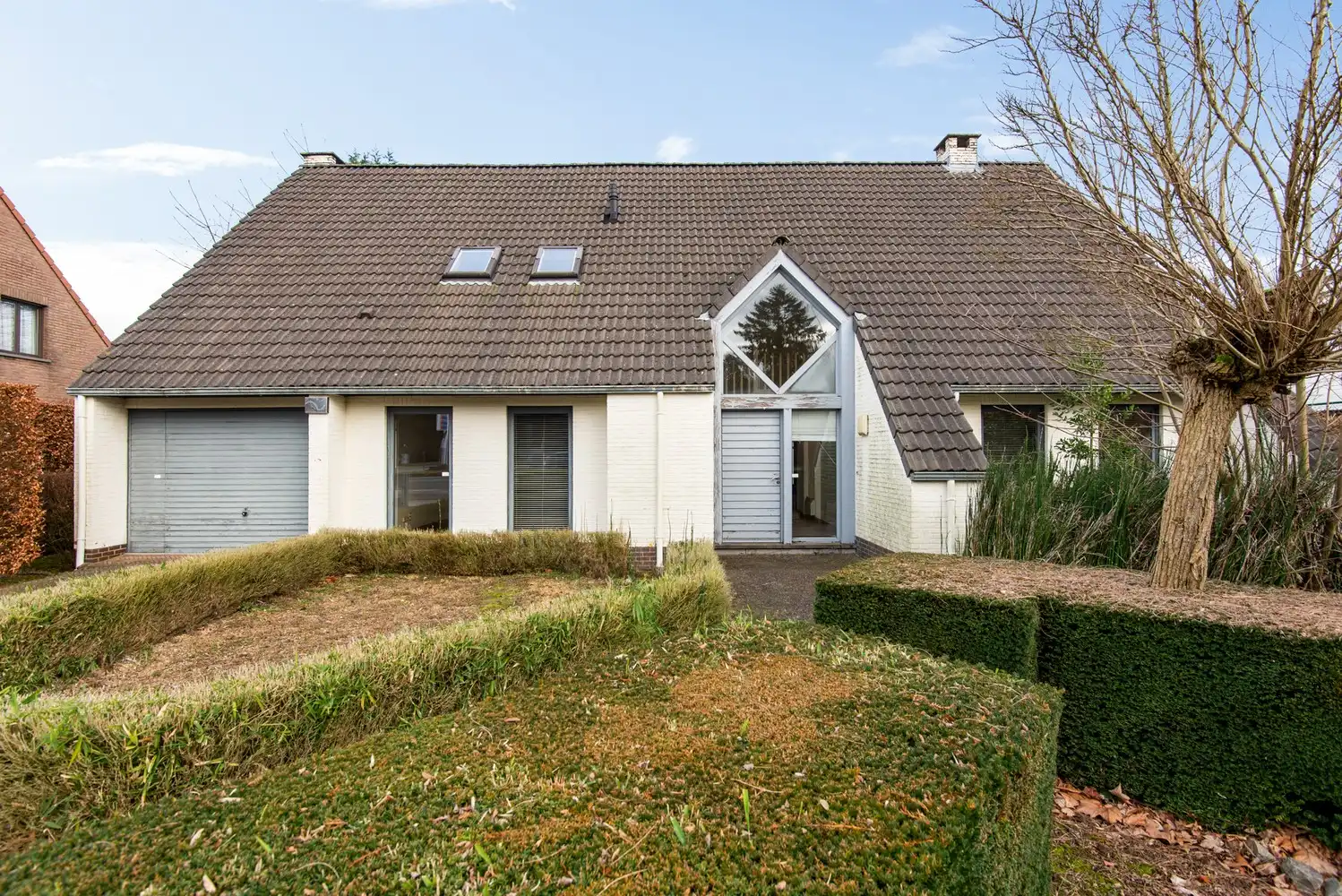 Karaktervolle gezinswoning met tal van mogelijkheden op centrale locatie in Hove foto {{pictureIndex}}