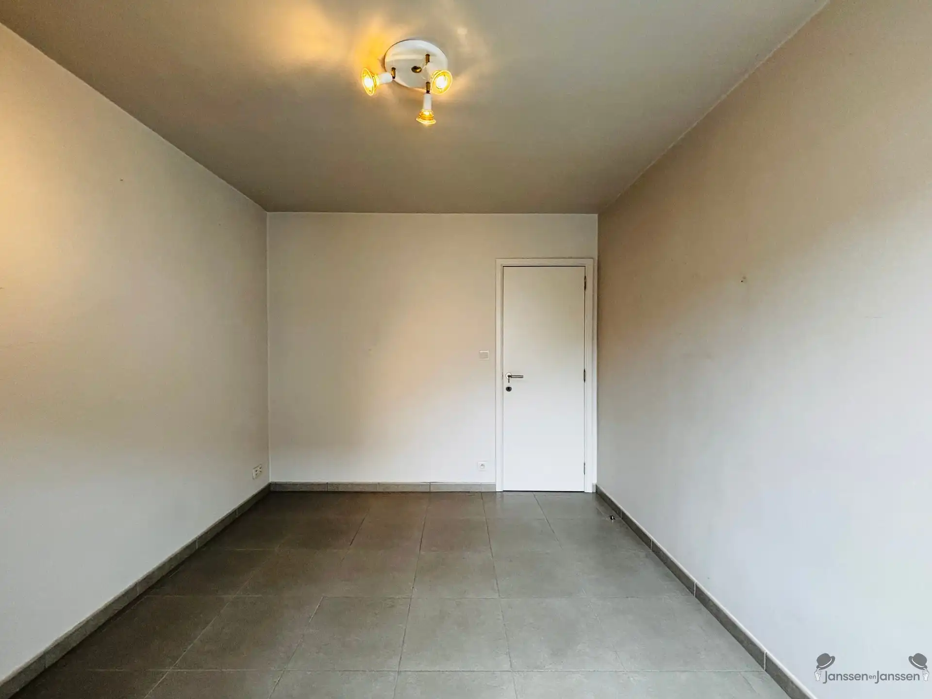 Appartement met 2 slaapkamers en garage foto 7