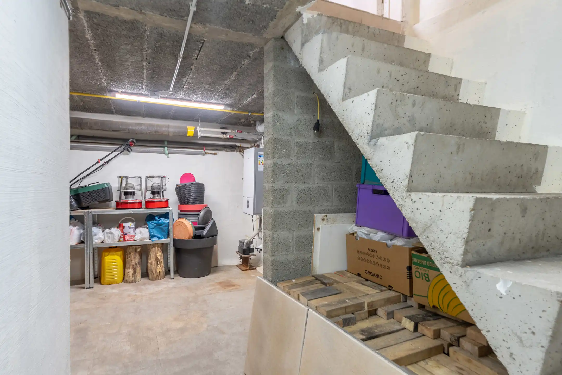 Volledig vernieuwde  woning/kantoor/handelspand met 5 slpks foto 47