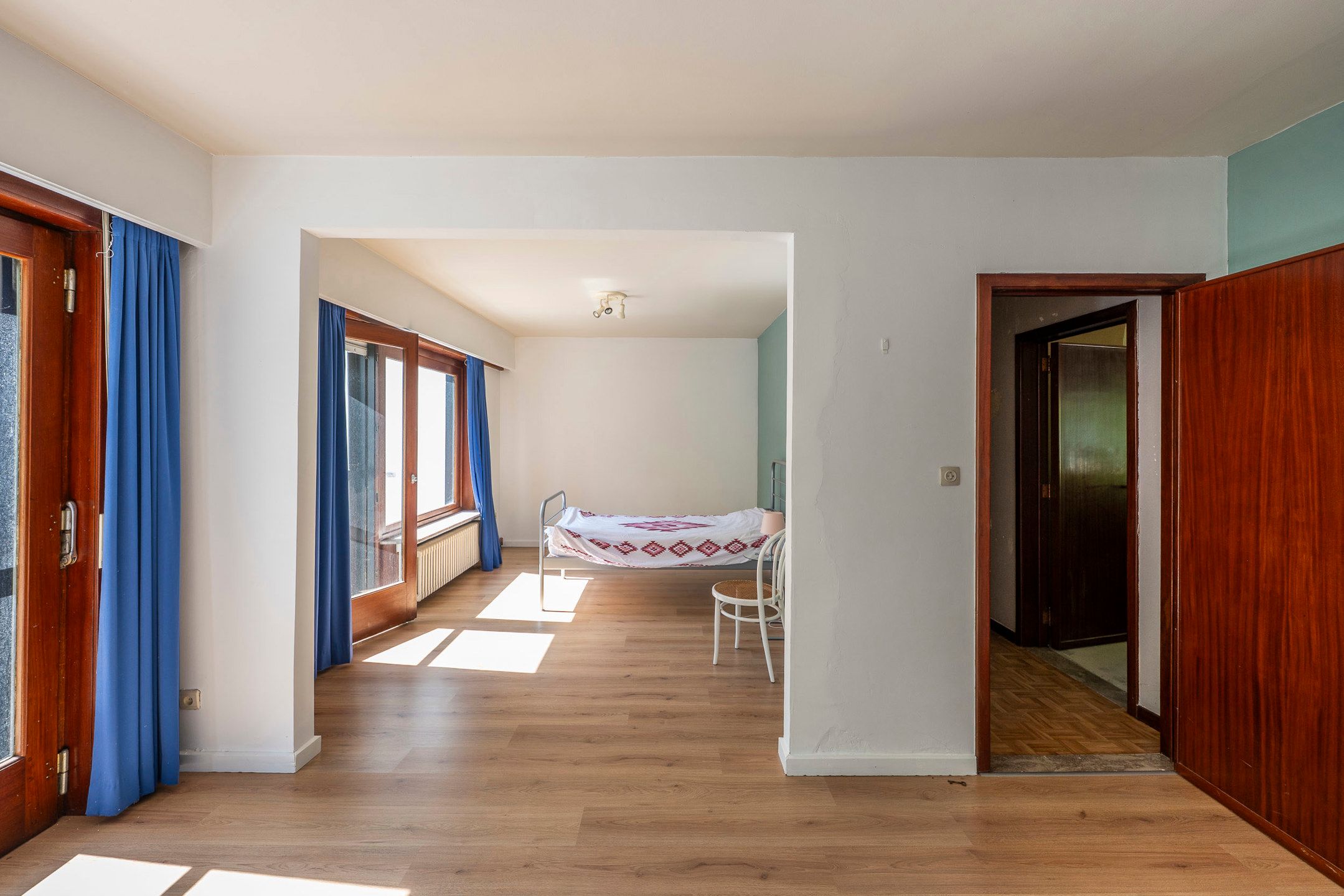 Unieke te renoveren villa op riant perceel foto 15