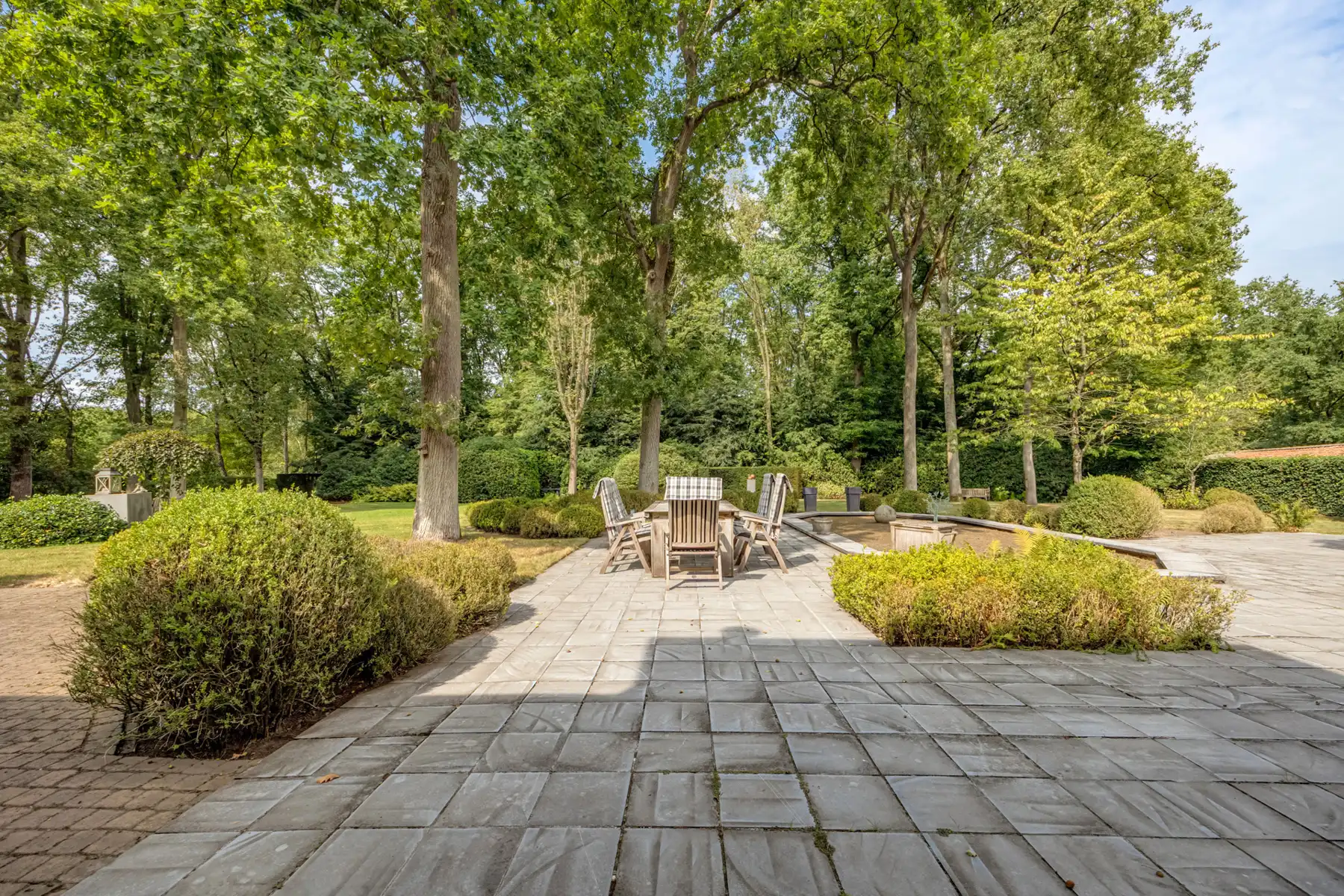 TIJDLOZE VILLA OP ABSOLUTE TOPLOCATIE TE ‘s-Gravenwezel foto 2