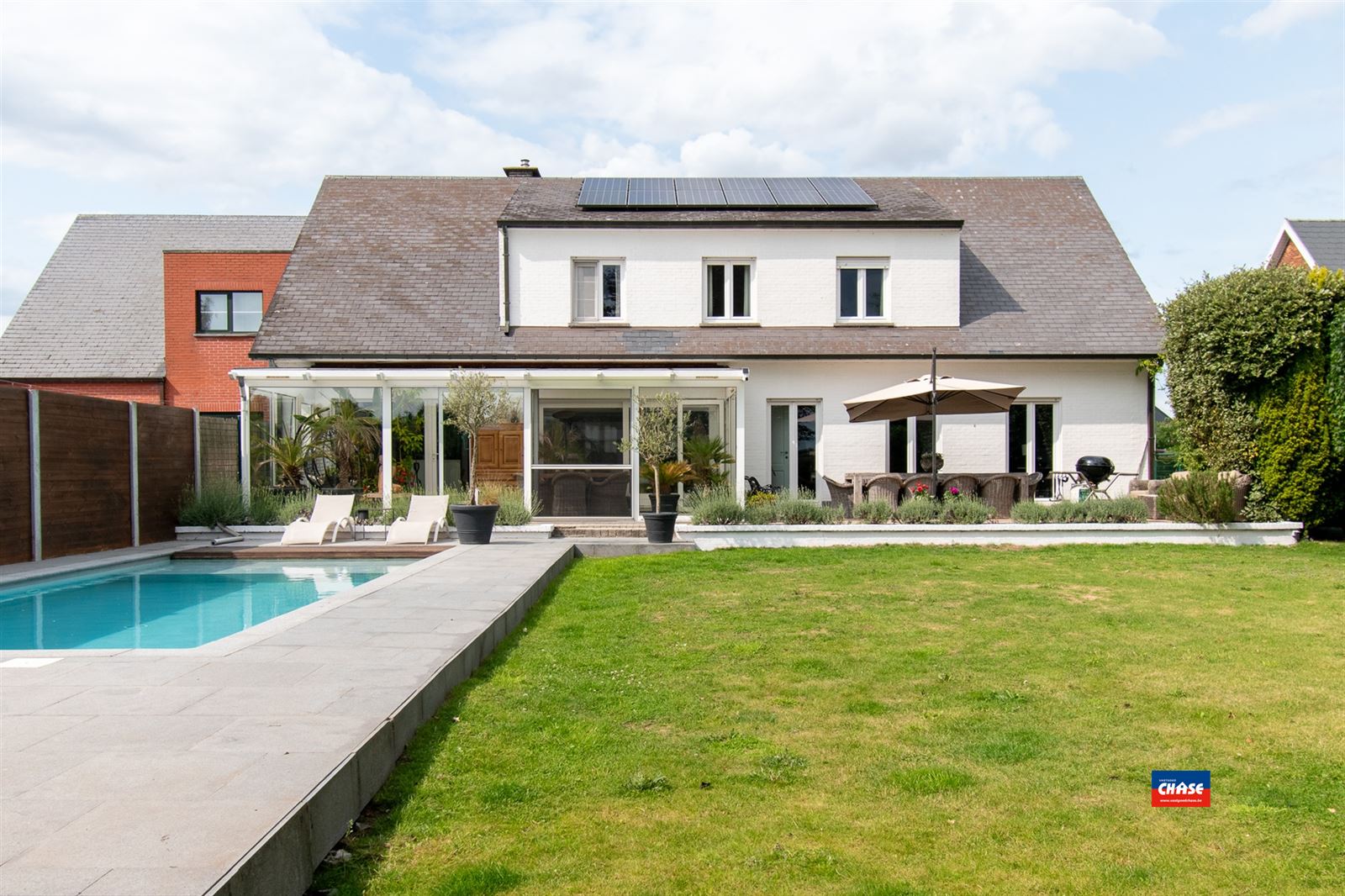 PRACHTIG LANDHUIS MET PRAKTIJKMOGELIJKHEDEN EN ZWEMBAD OP EEN TOTALE OPPERVLAKTE VAN 10a 50ca  foto 10