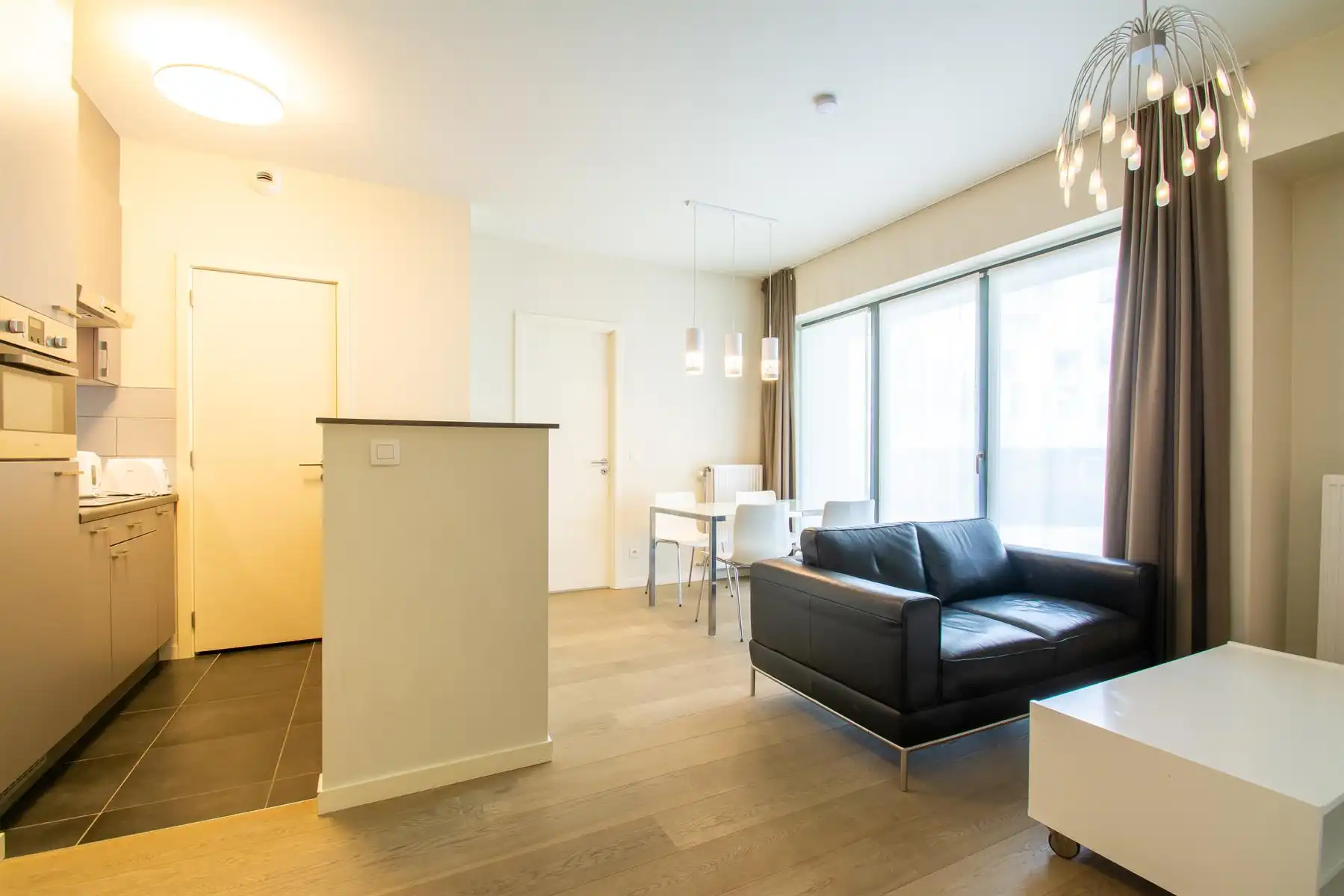 Prachtig gemeubileerd 2 kamer appartement (NATO wijk) foto 3