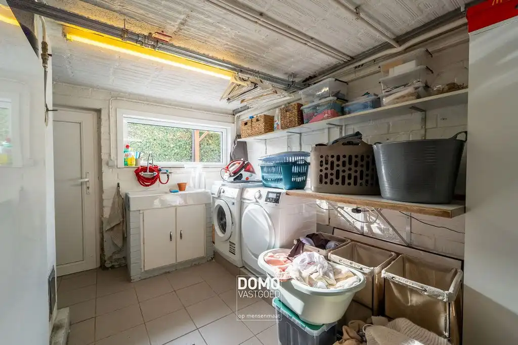 VOLLEDIG GERENOVEERDE OPEN BEBOUWING MET 4 SLAAPKAMERS EN GARAGE foto 19