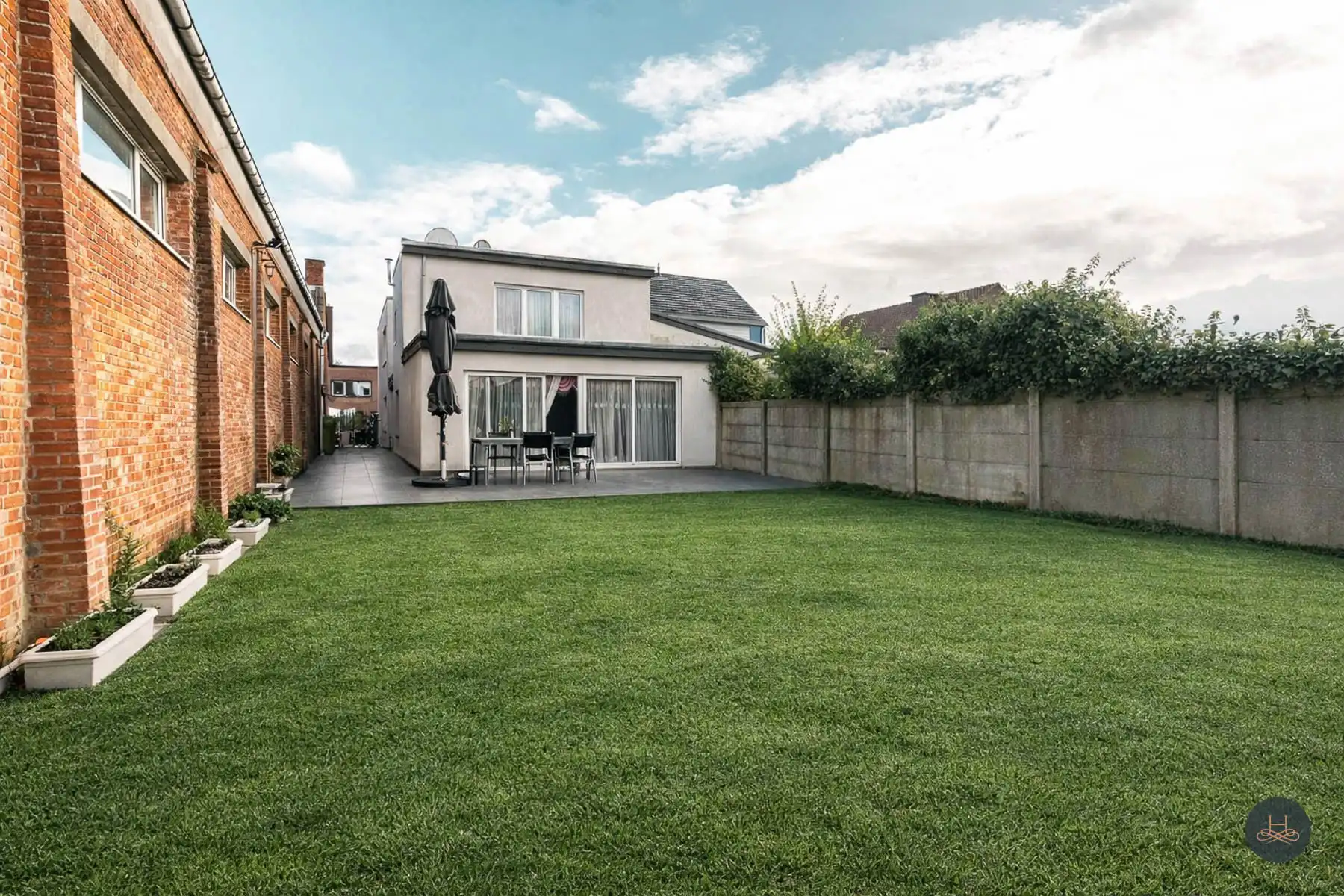 Zeer ruime gezinswoning met tal van mogelijkheden foto {{pictureIndex}}