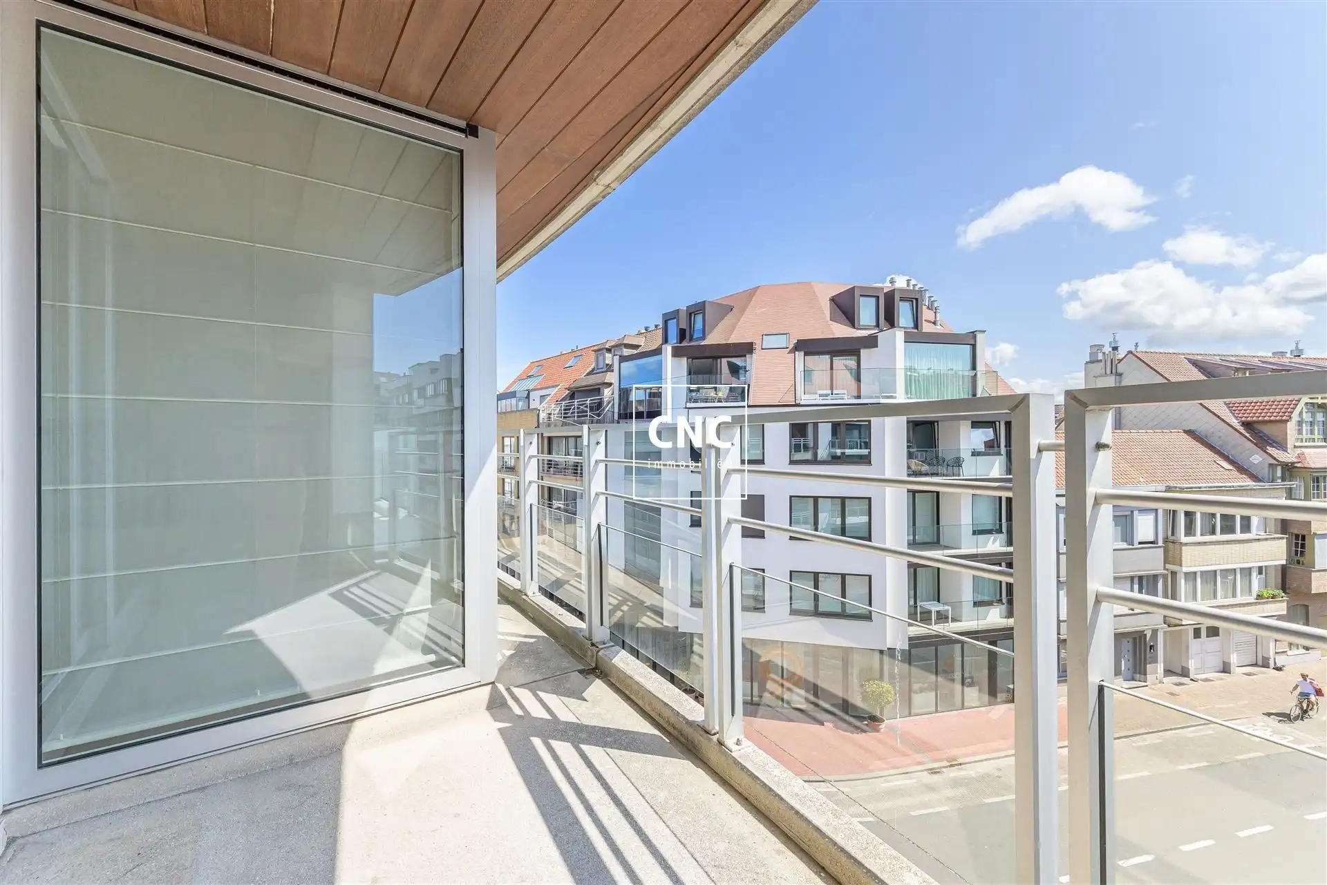 Ruim appartement met drie slaapkamers nabij de Lippenslaan foto 5
