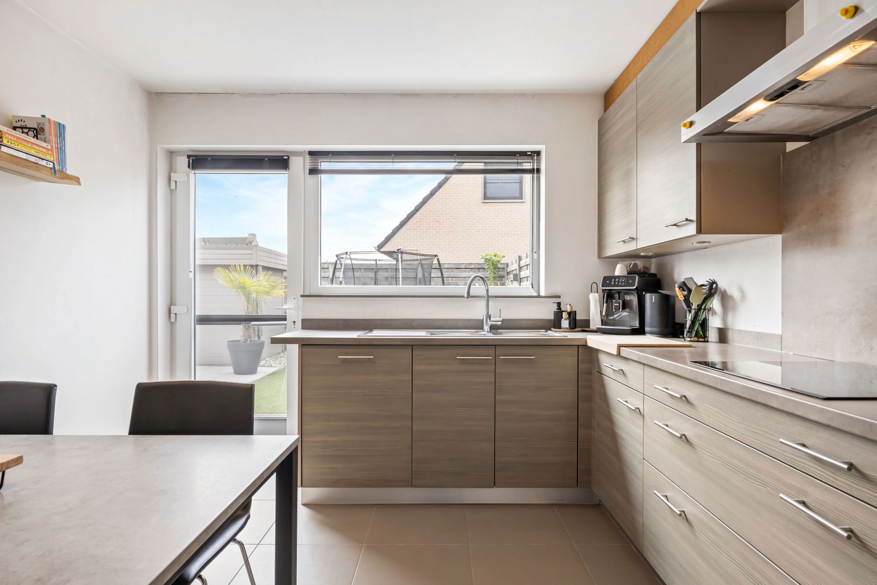 Instapklare woning met tuin, zonnepanelen en 3 slpks foto 7
