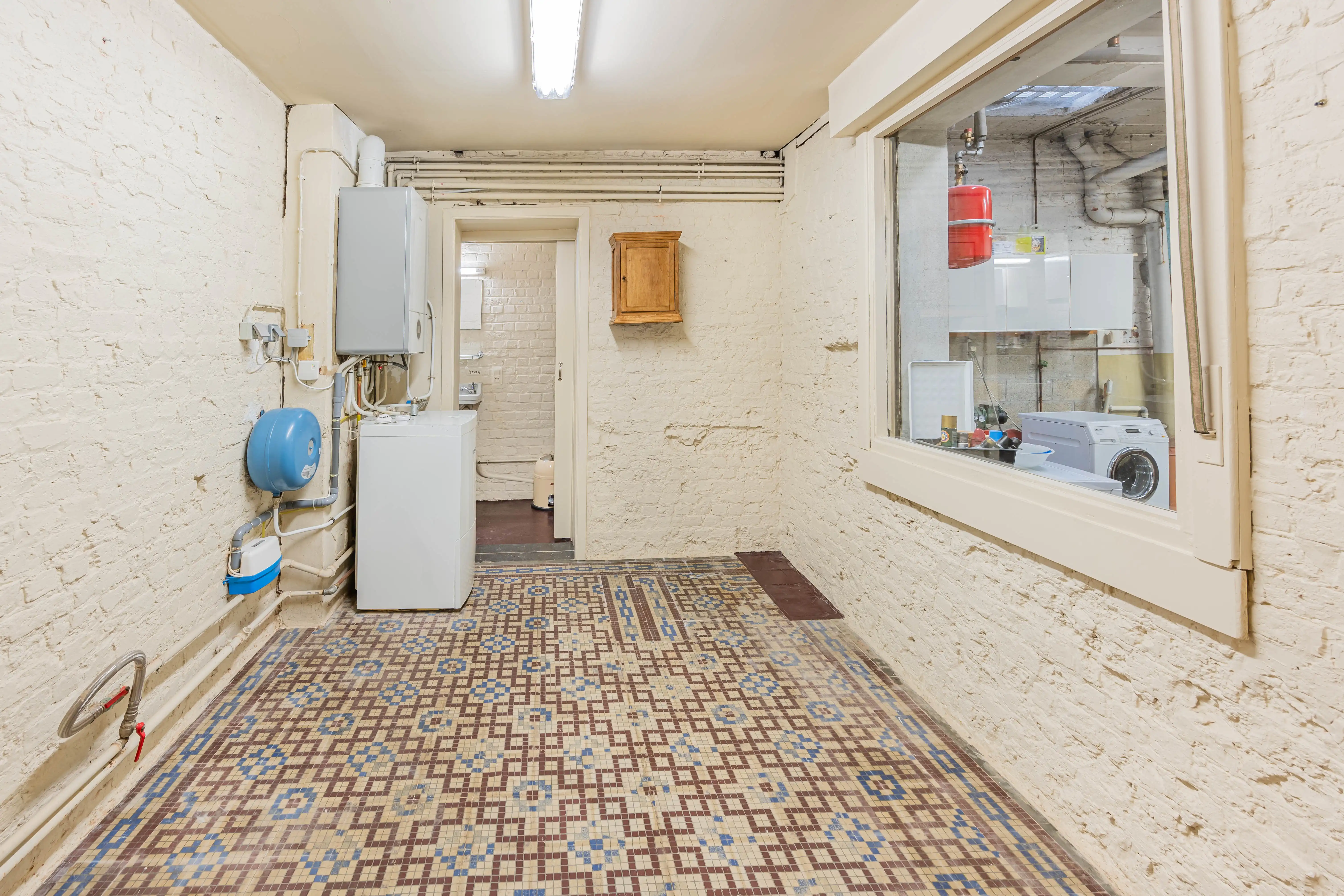 Ruime woning met 5 slaapkamers, inpandig magazijn en tuin foto 27