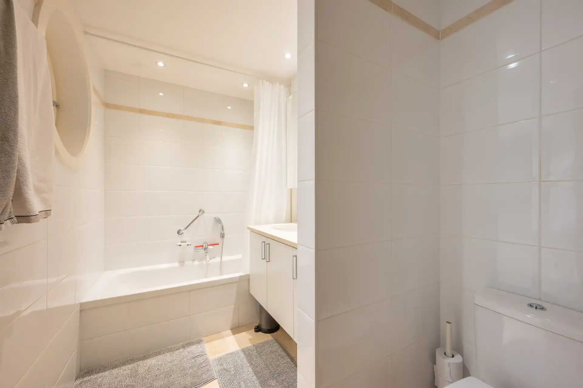 Ongemeubeld: zonnig appartement met grote terrassen! foto 19