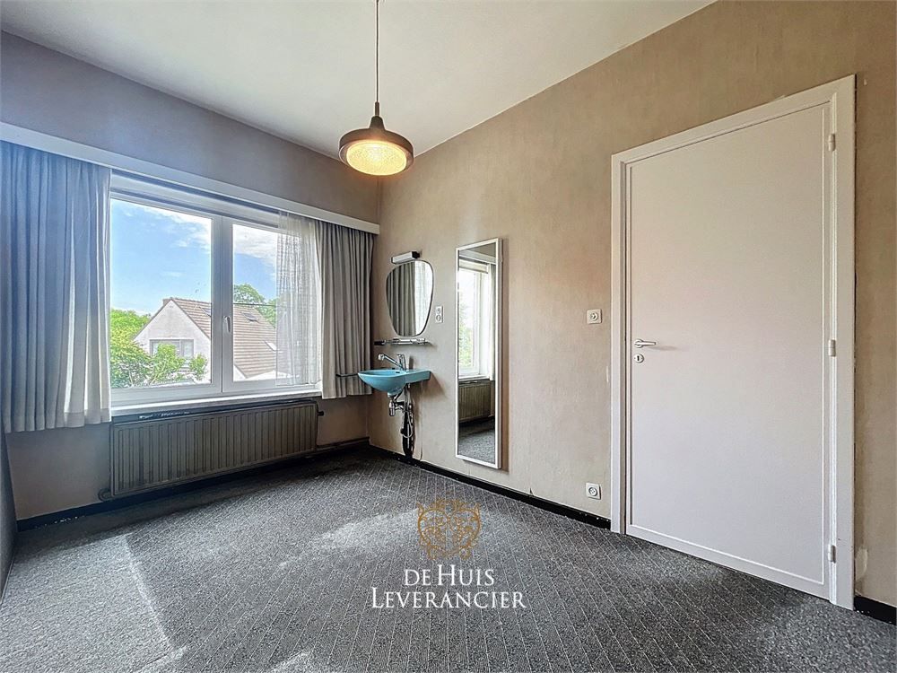 Een huis met potentieel in een buurt met toekomst ! foto 17