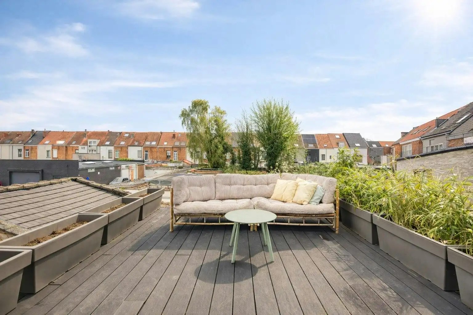 Stijlvol en praktisch gerenoveerd huis met garageopties  foto 8