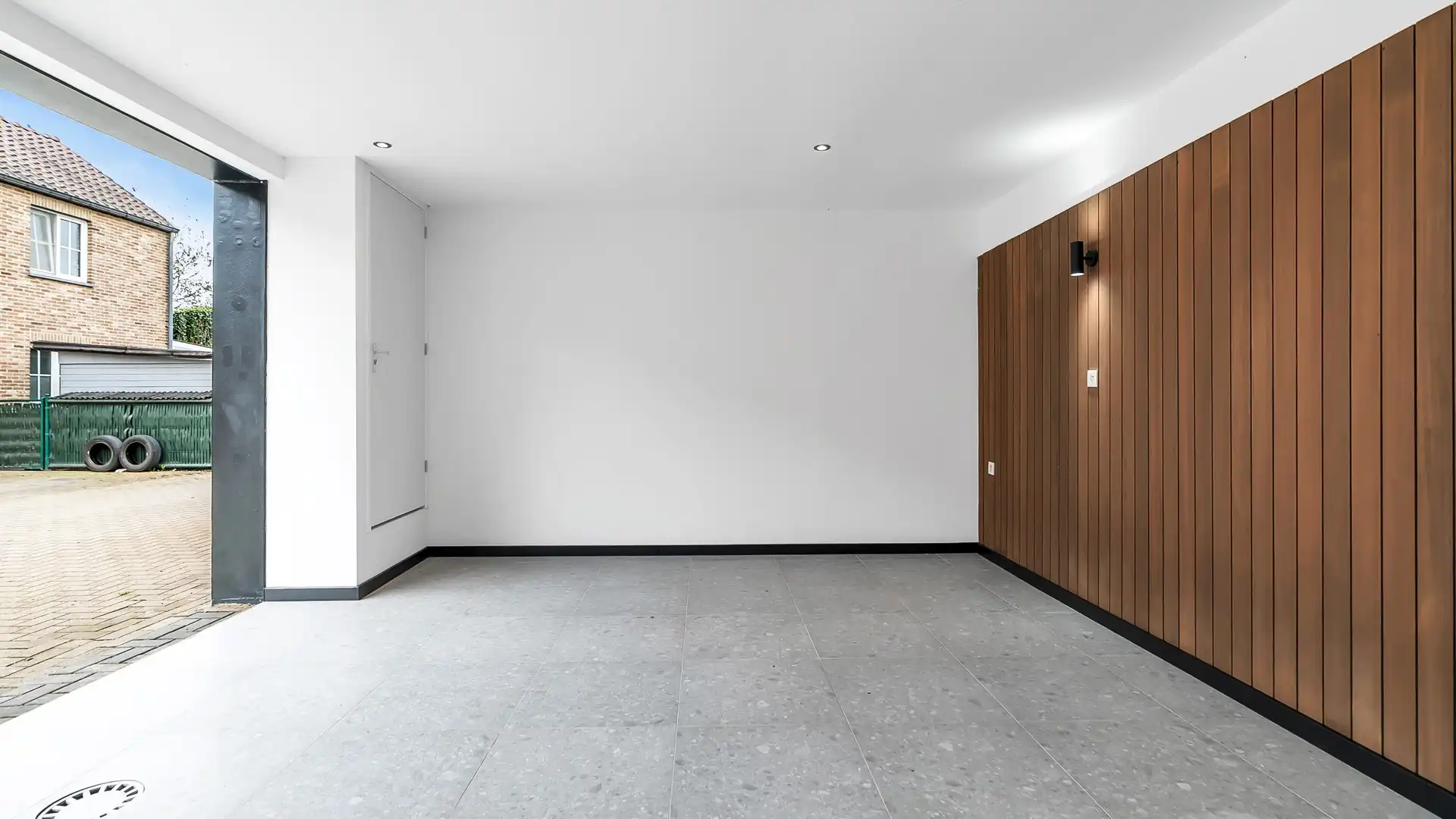 INSTAPKLARE, VOLLEDIG VERNIEUWDE EENGEZINSWONING MET APARTE LEEFUNIT EN PRACHTIG GOED UITZICHT IN HET CHARMANTE GENOELSELDEREN foto 3