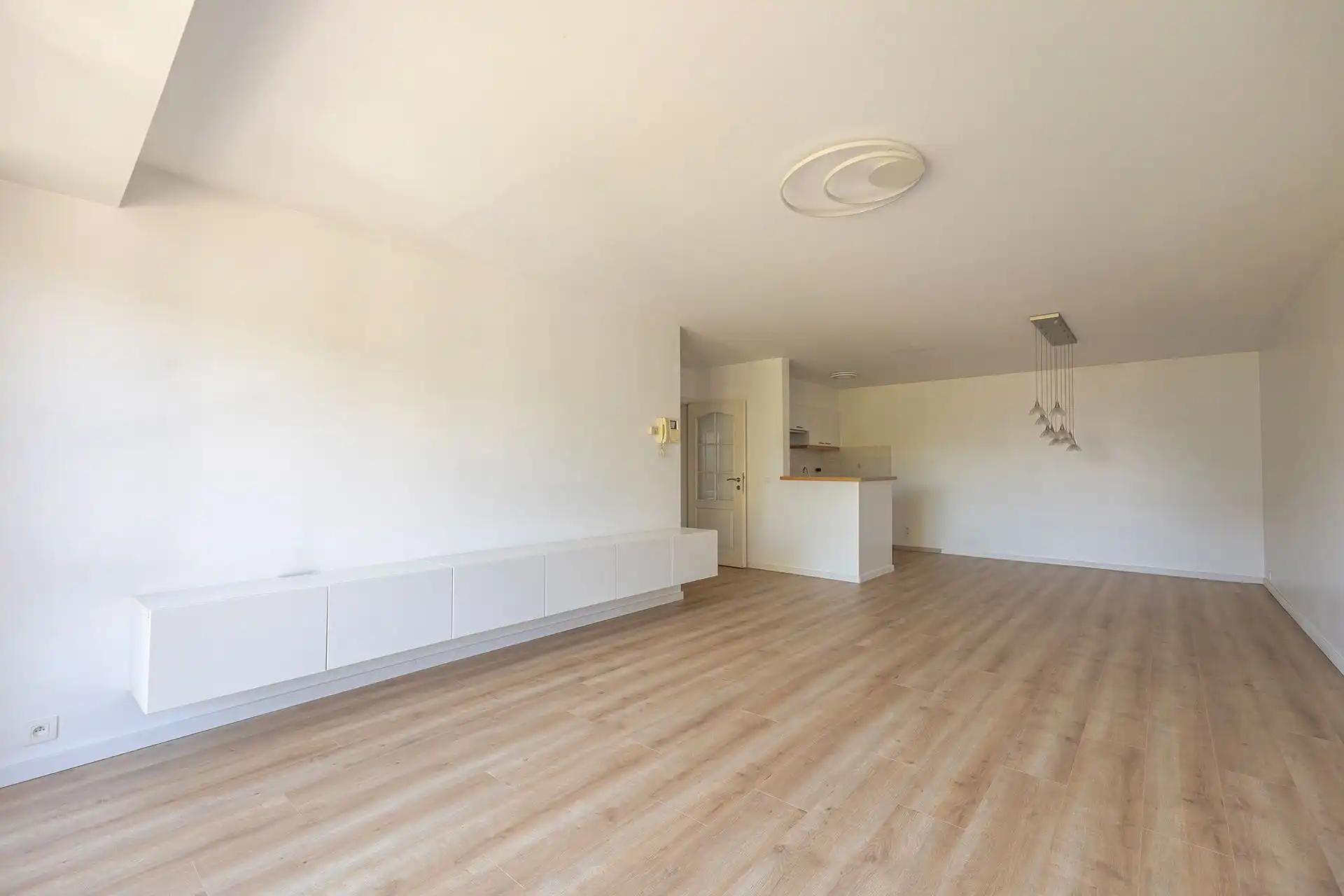 Lichtovergoten appartement met 2 terrassen en garagebox! foto 9