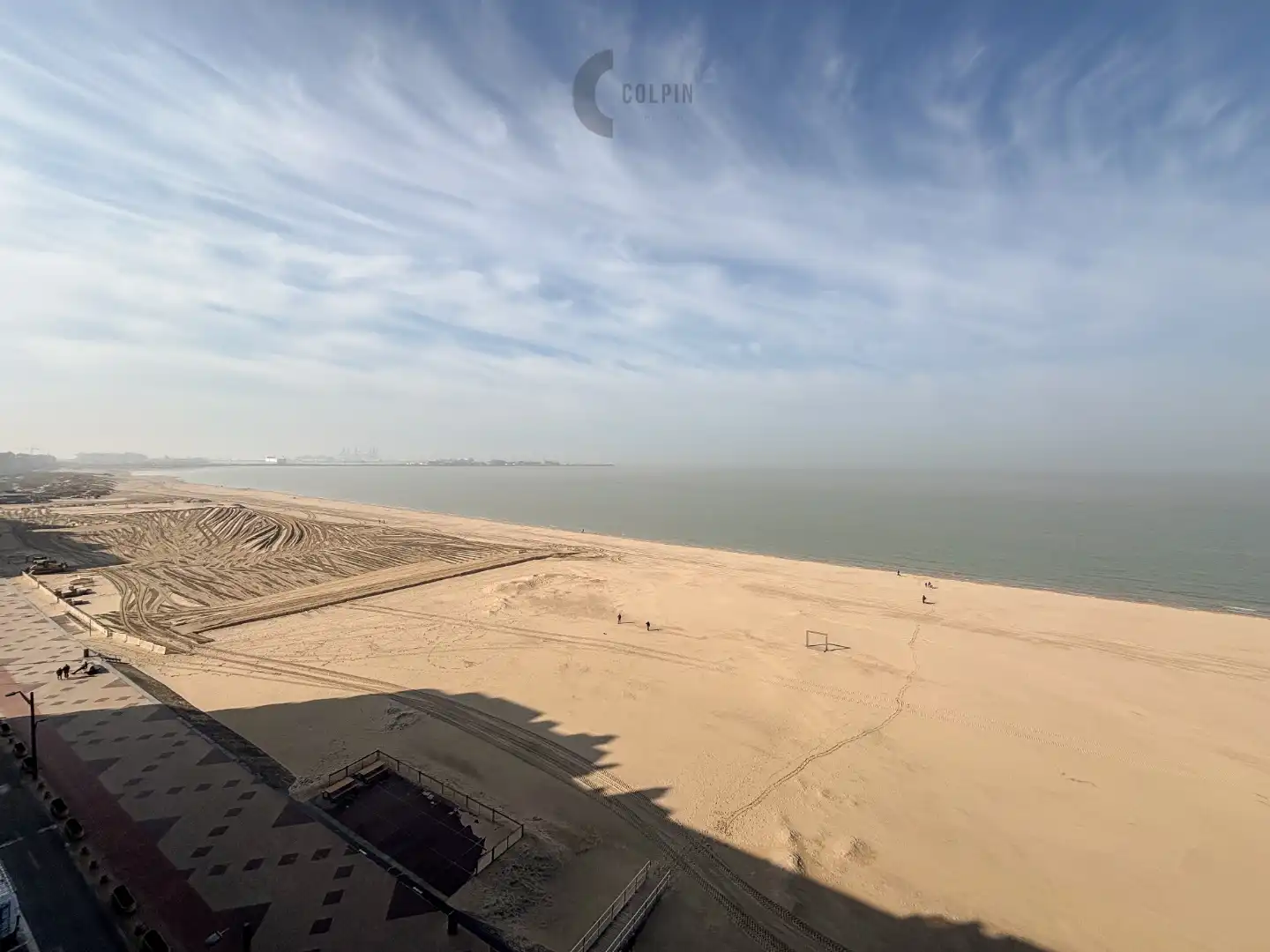 Ruime penthouse met frontaal zeezicht in Duinbergen foto 5