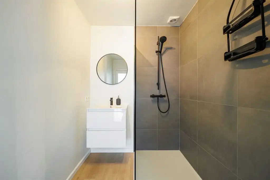 Unieke jaren 80-woning met ruime tuin foto 22