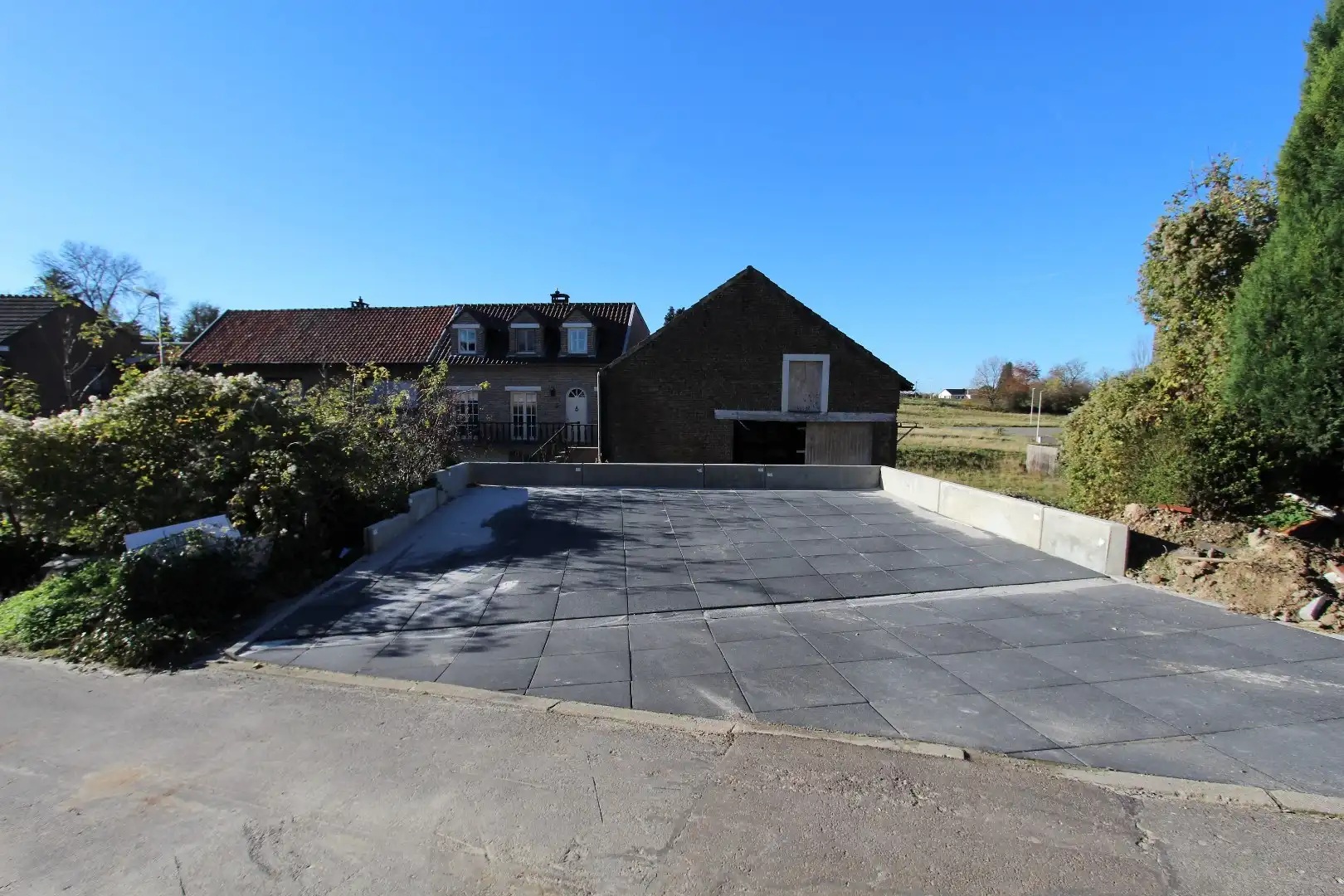 PRACHTIG AFGEWERKTE WONING (2020) foto 2
