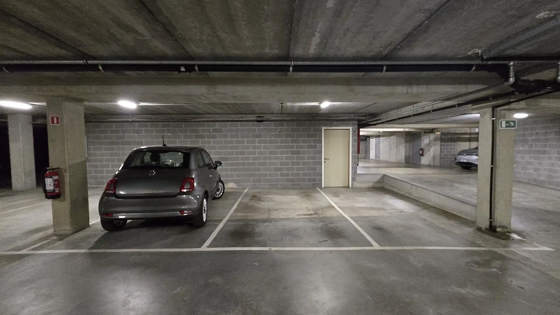 Parking - Binnenstaanplaats foto 2
