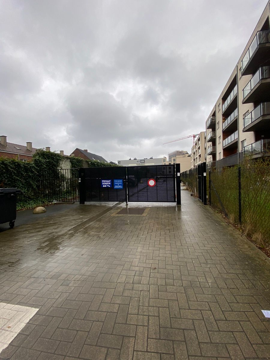 Ruime autostaanplaats in recente ondergrondse garage te koop foto 11