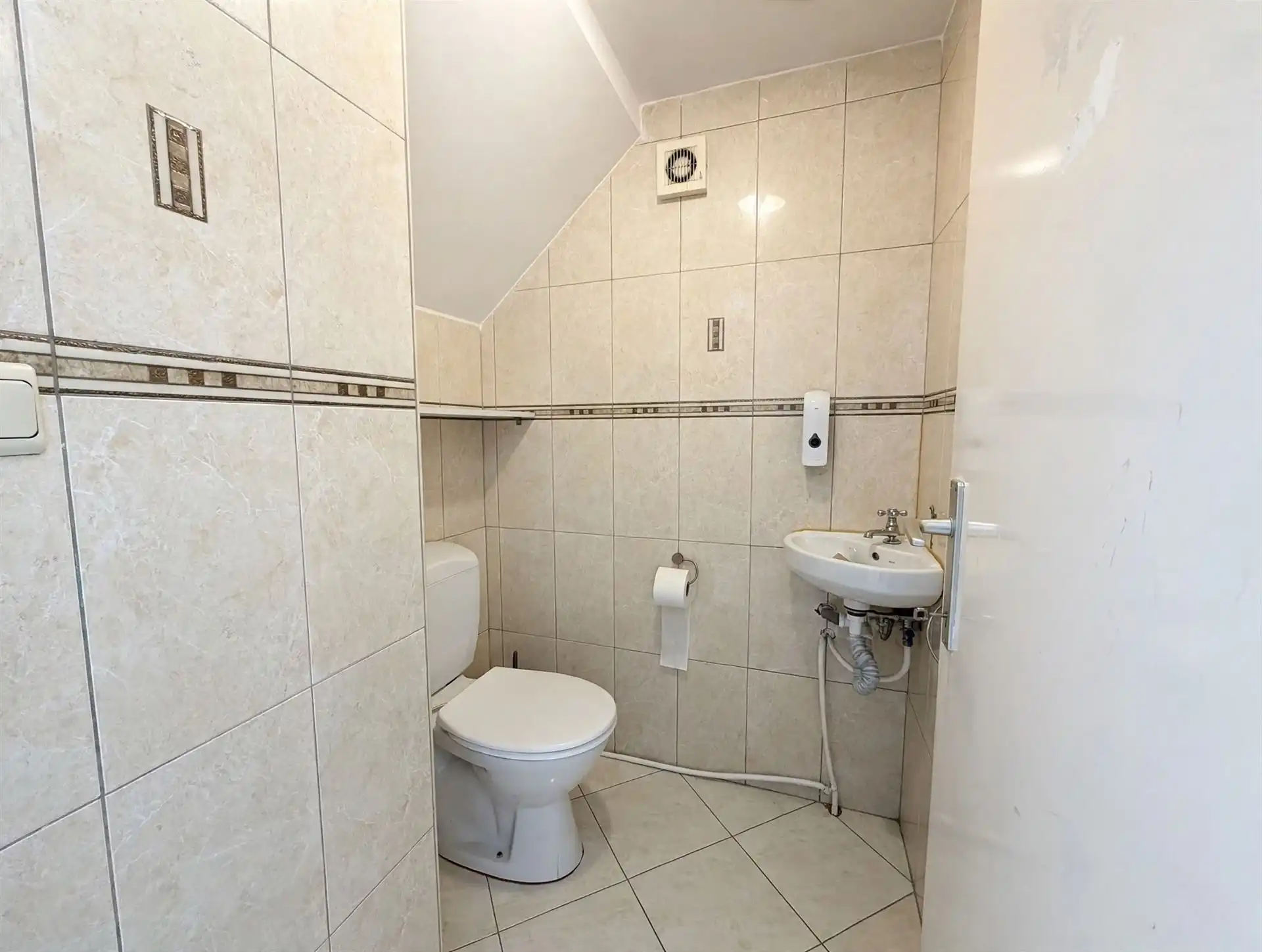 Vrijstaand wonen met 3 slaapkamers, een gezellige tuin en een royaal overdekt terras! foto 10