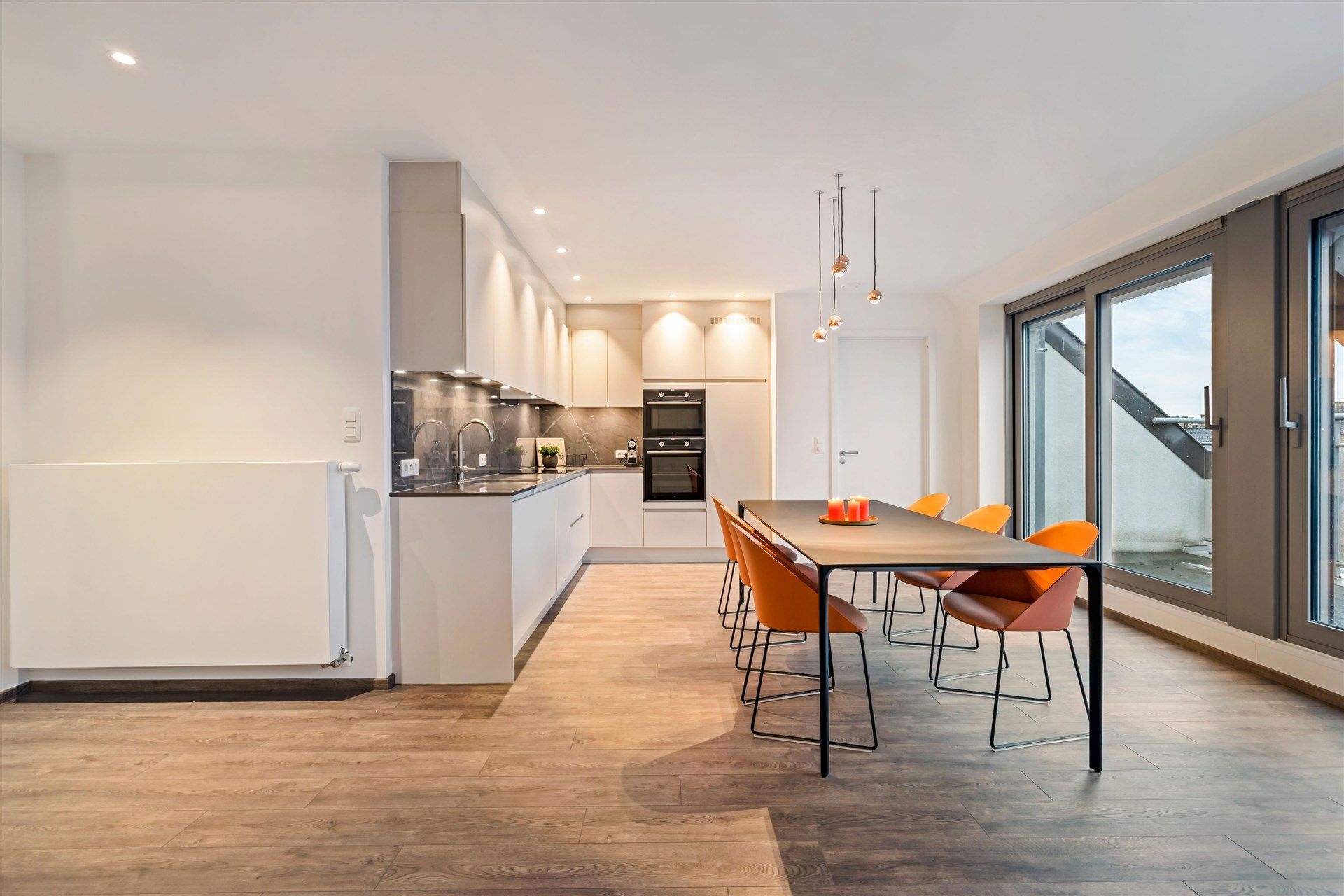 Uitzonderlijk ruim duplex appartement met loft allures te Sint-Niklaas foto 5