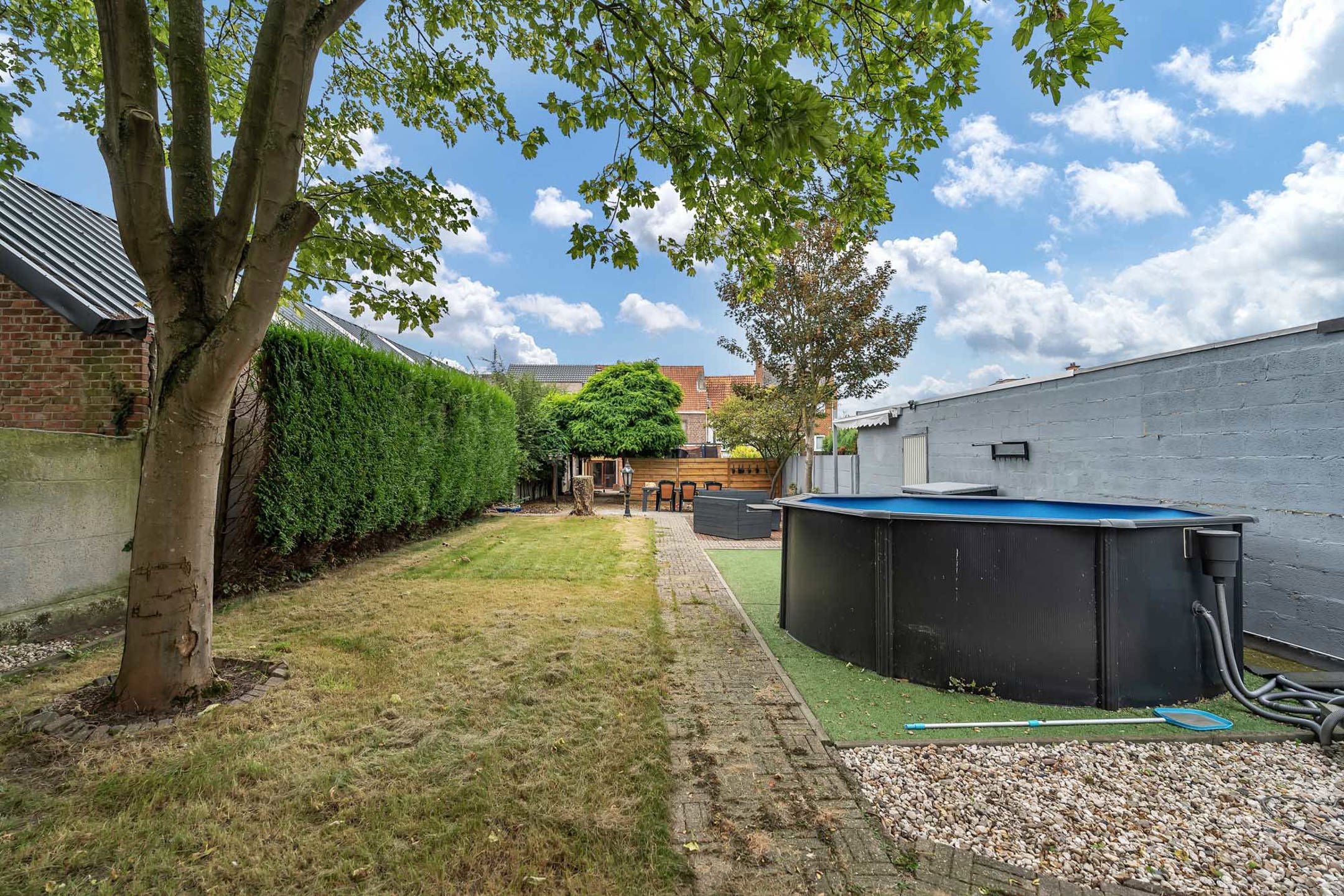 Woning (verder af te werken) met Stadstuin, 4 slpk en garage foto 6