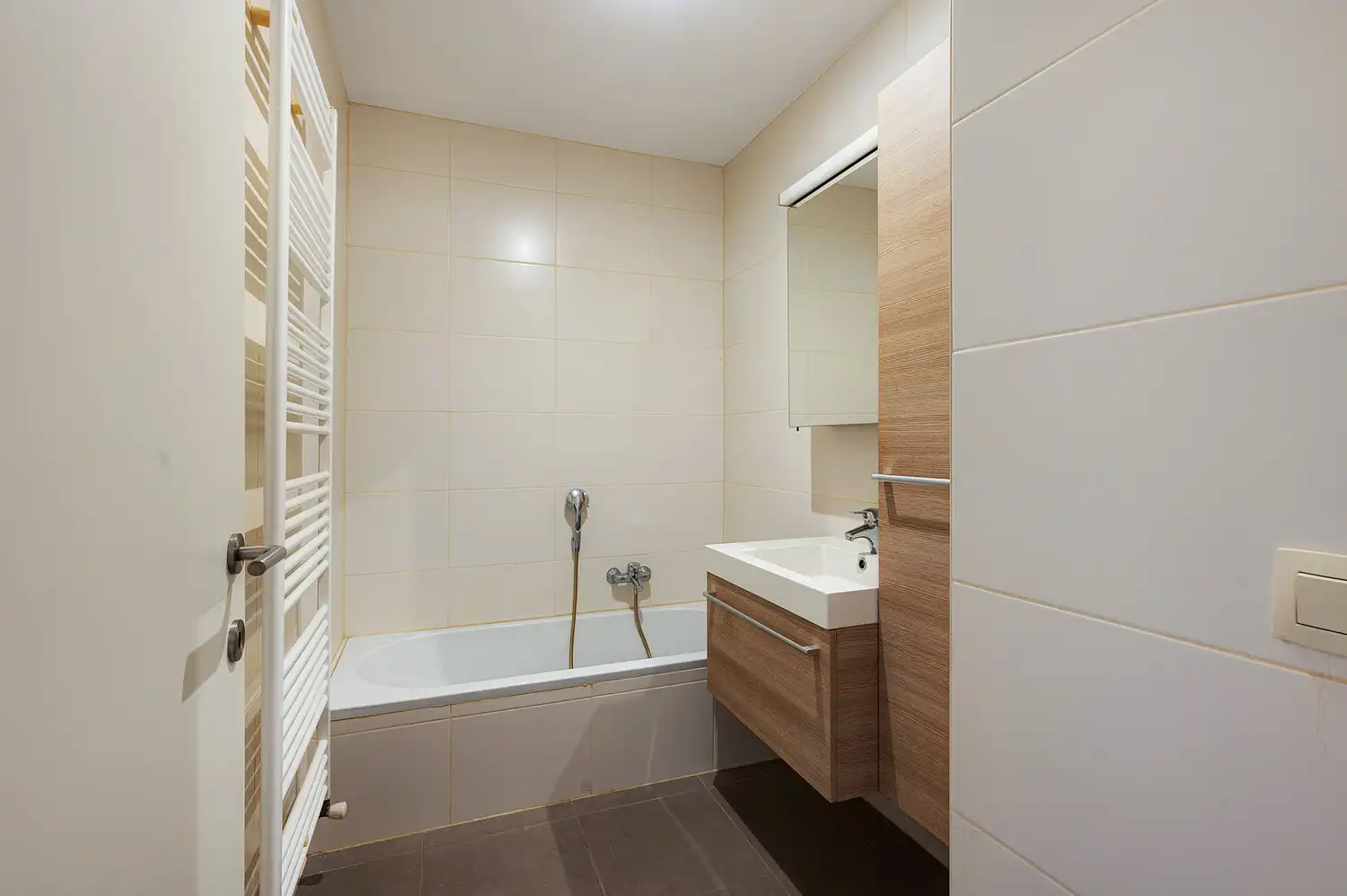 Groot woonappartement (109m²) met terrassen in villa residentie foto 15