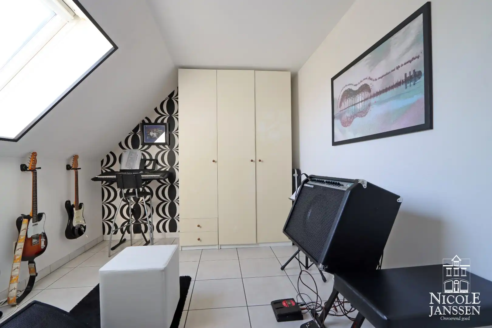 Instapklare woning met ruimte voor praktijk en mooie ingesloten tuin in Bree centrum foto 27