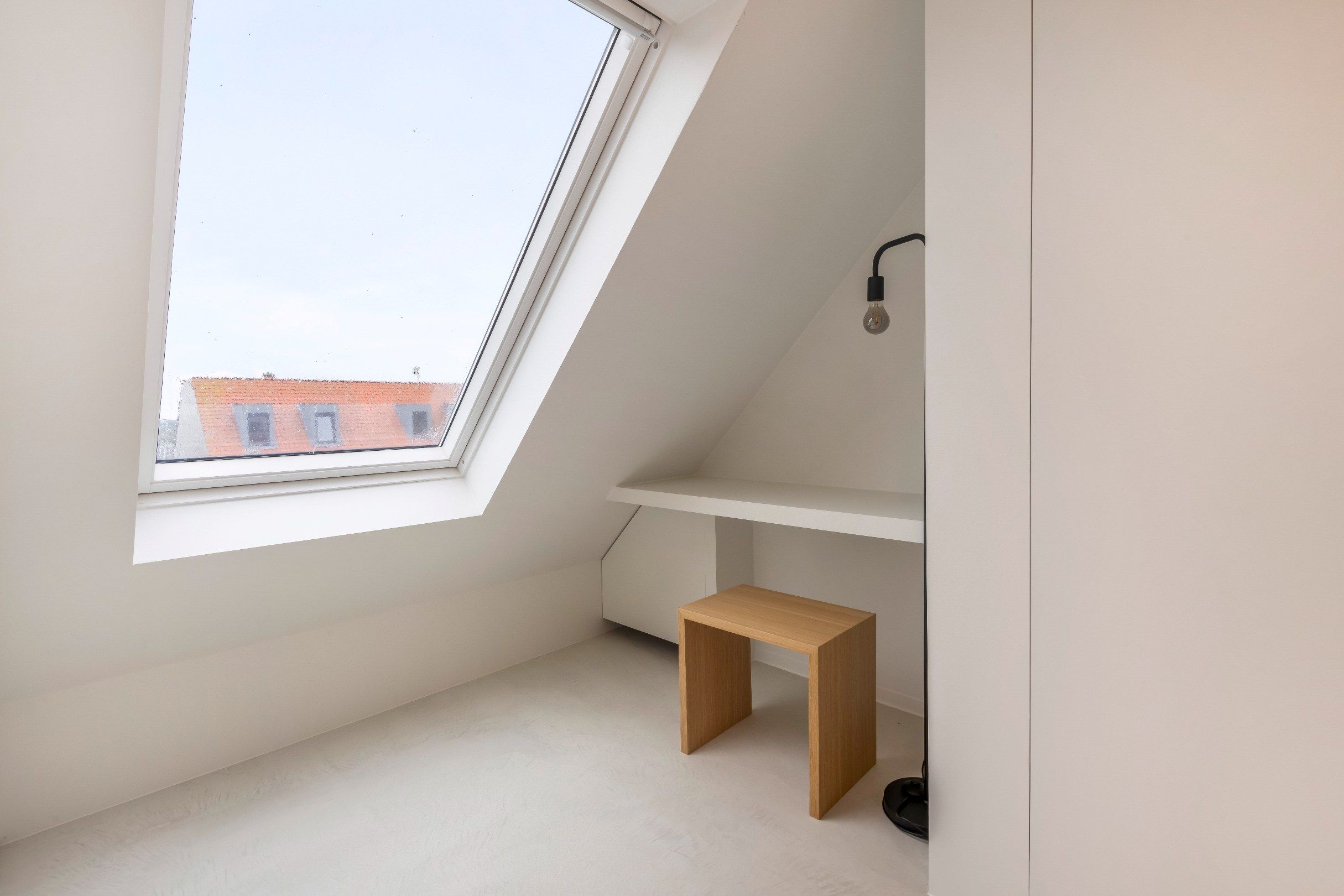 Prachtig gerenoveerde triplex gelegen op de Lippenslaan foto 15