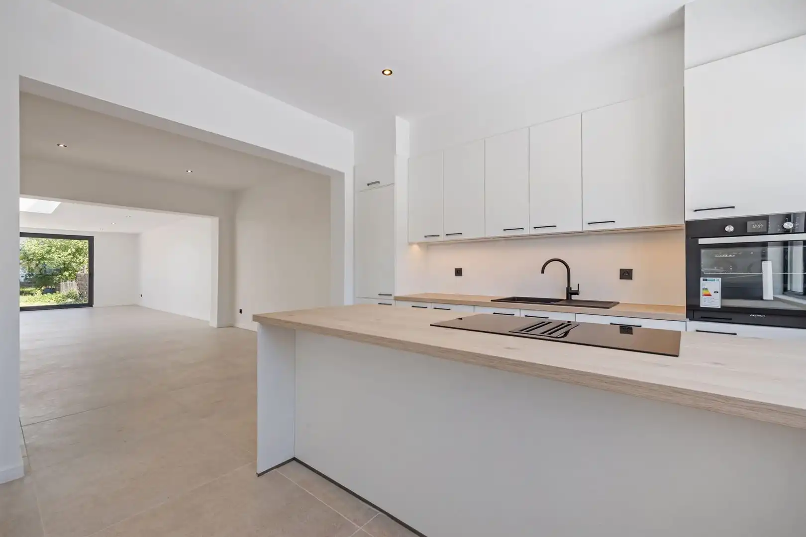 Totaal gerenoveerde en energiezuinige woning  foto 5