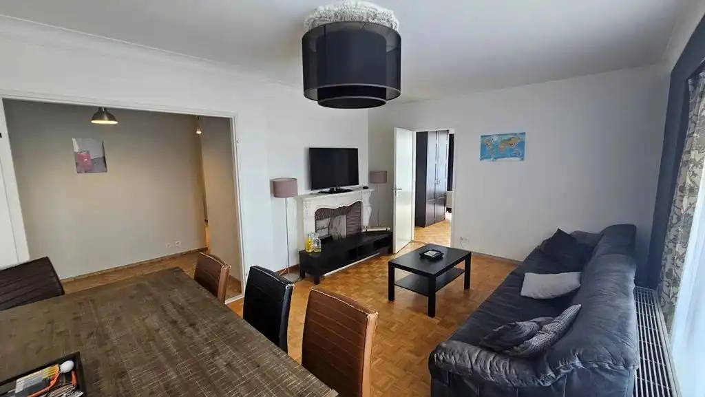 Instapklaar appartement met 2 + 1 slaapkamers. foto 4