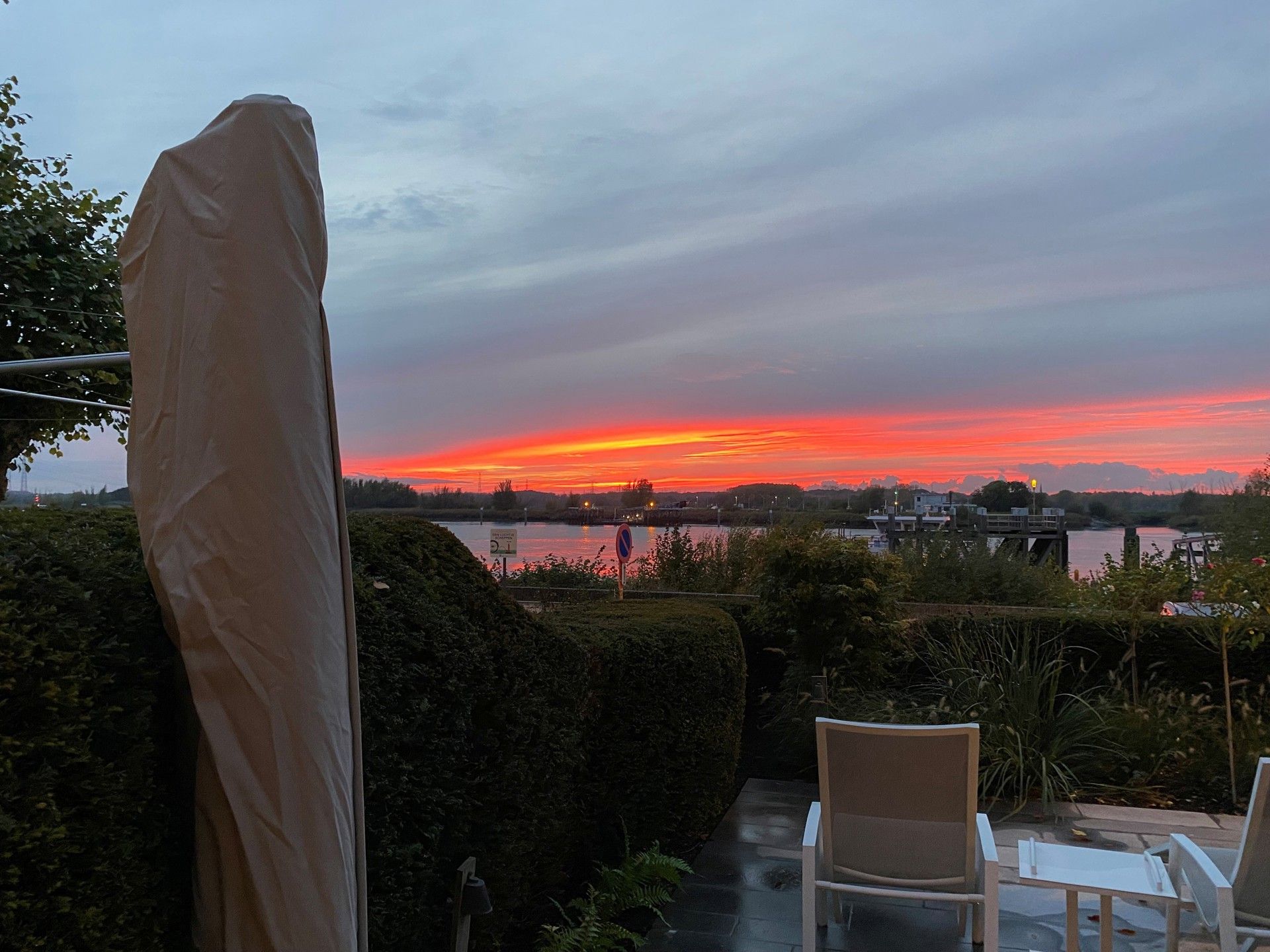 Charmante en unieke woning met Scheldezicht te Hemiksem foto 36