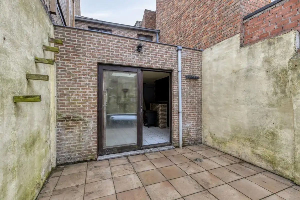 Te renoveren huis te koop in centrum Brugge foto 5