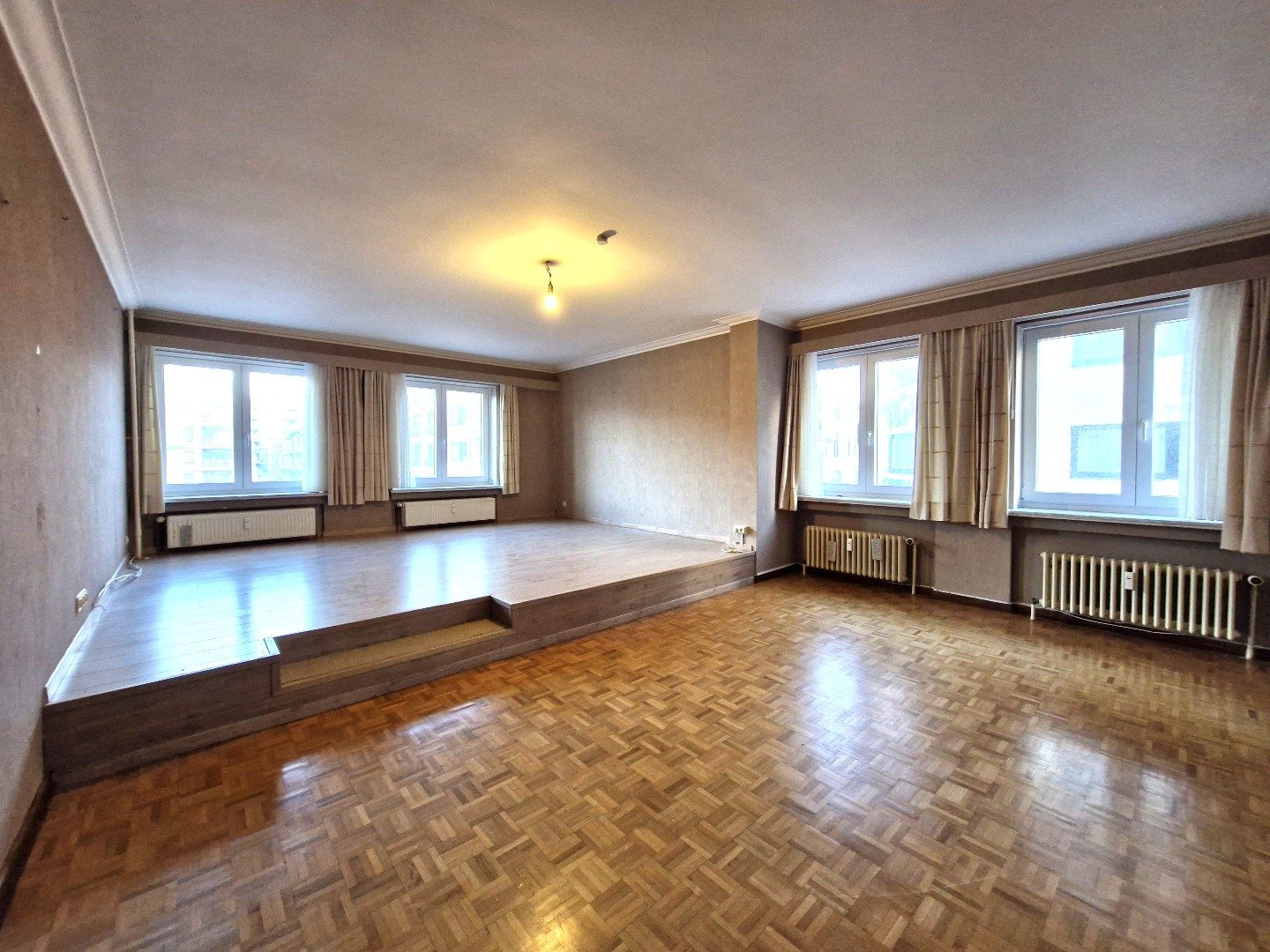 Groot hoekappartement met open zicht over de markt te Blankenberge foto 4