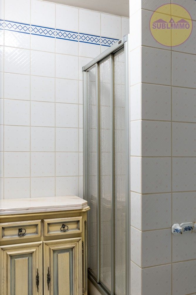 Karaktervolle woning met 6 slaapkamers op een ruim perceel van 21a 73ca foto 9