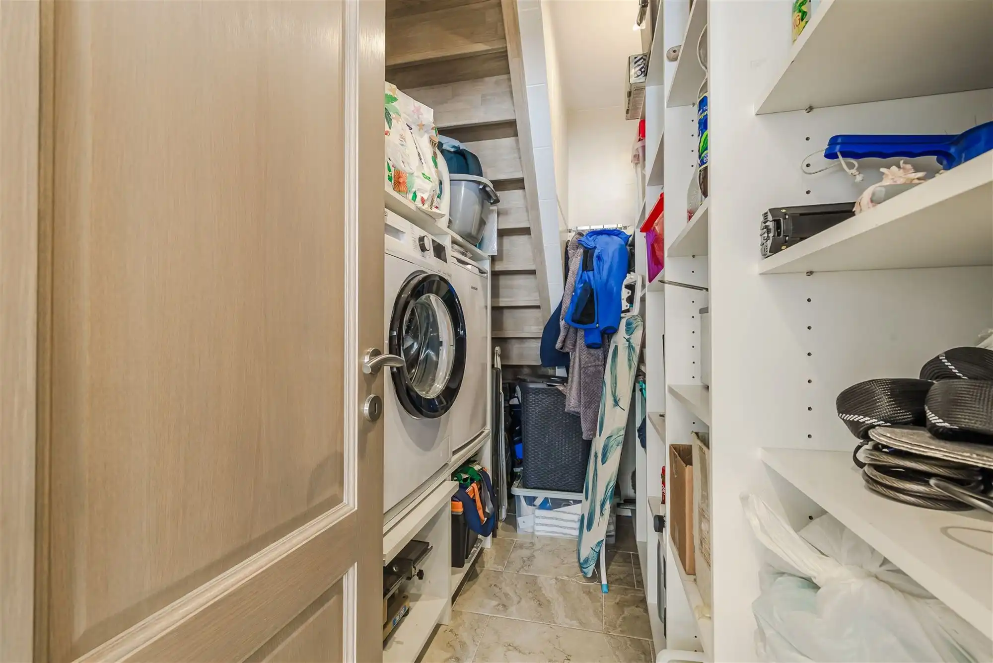 Kwaliteitsvol instapklaar huis met 3 slpks, 2 badks en tuin foto 9