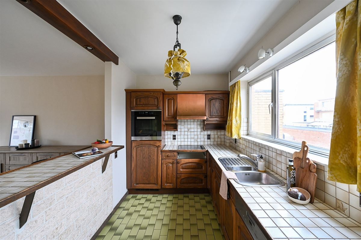 Te moderniseren bel-etage in leuke woonwijk te centrum Hoevenen foto 2