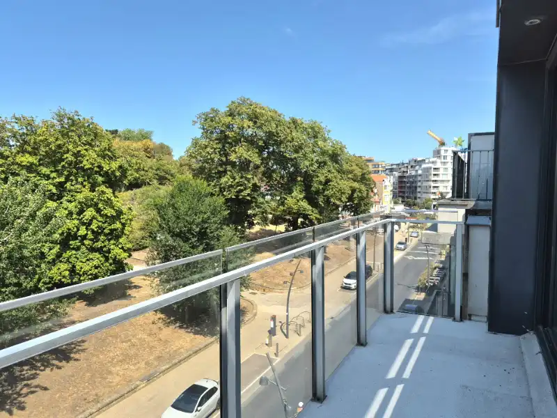 Modern 2-slaapkamer appartement met open zicht te koop foto 3