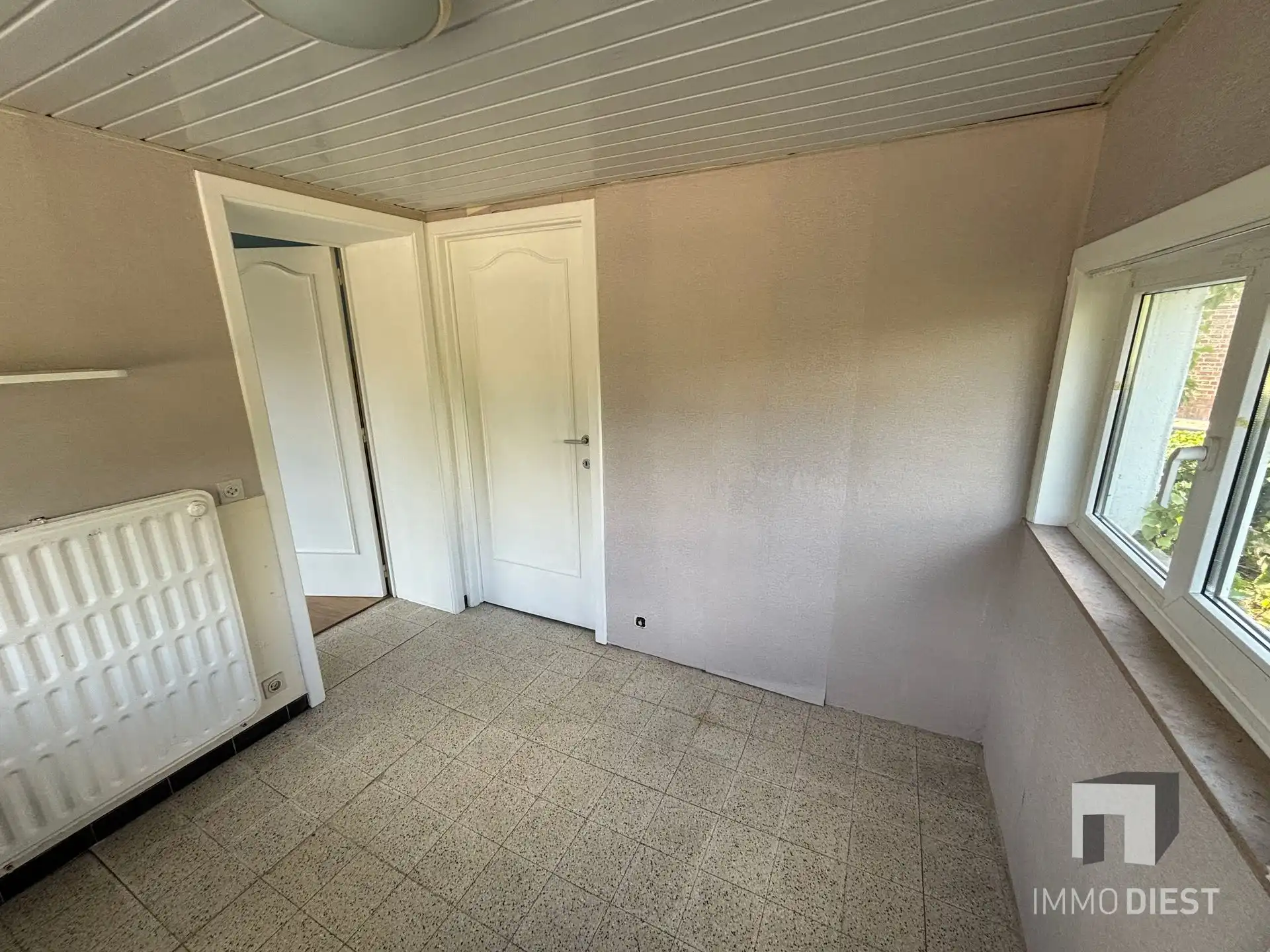 Ruime betaalbare woning met veranda en bijgebouw foto 23