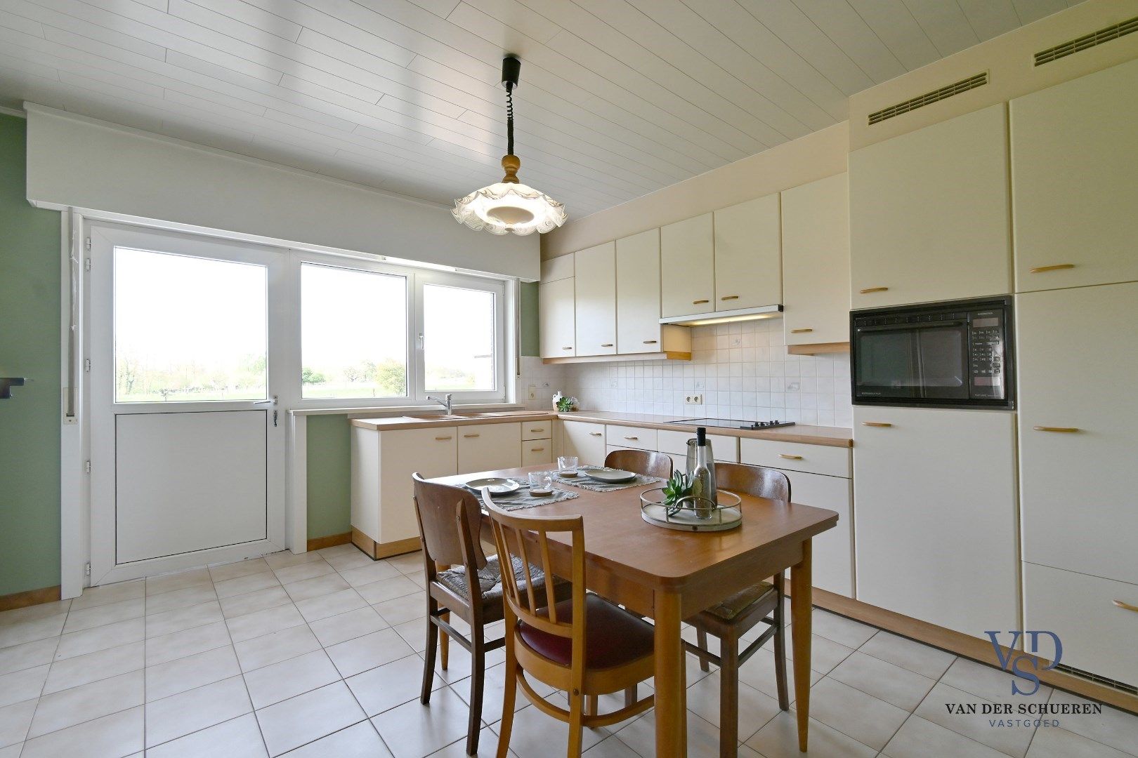 Ruime woning op unieke locatie in het groen, vlakbij Dikkele foto 8