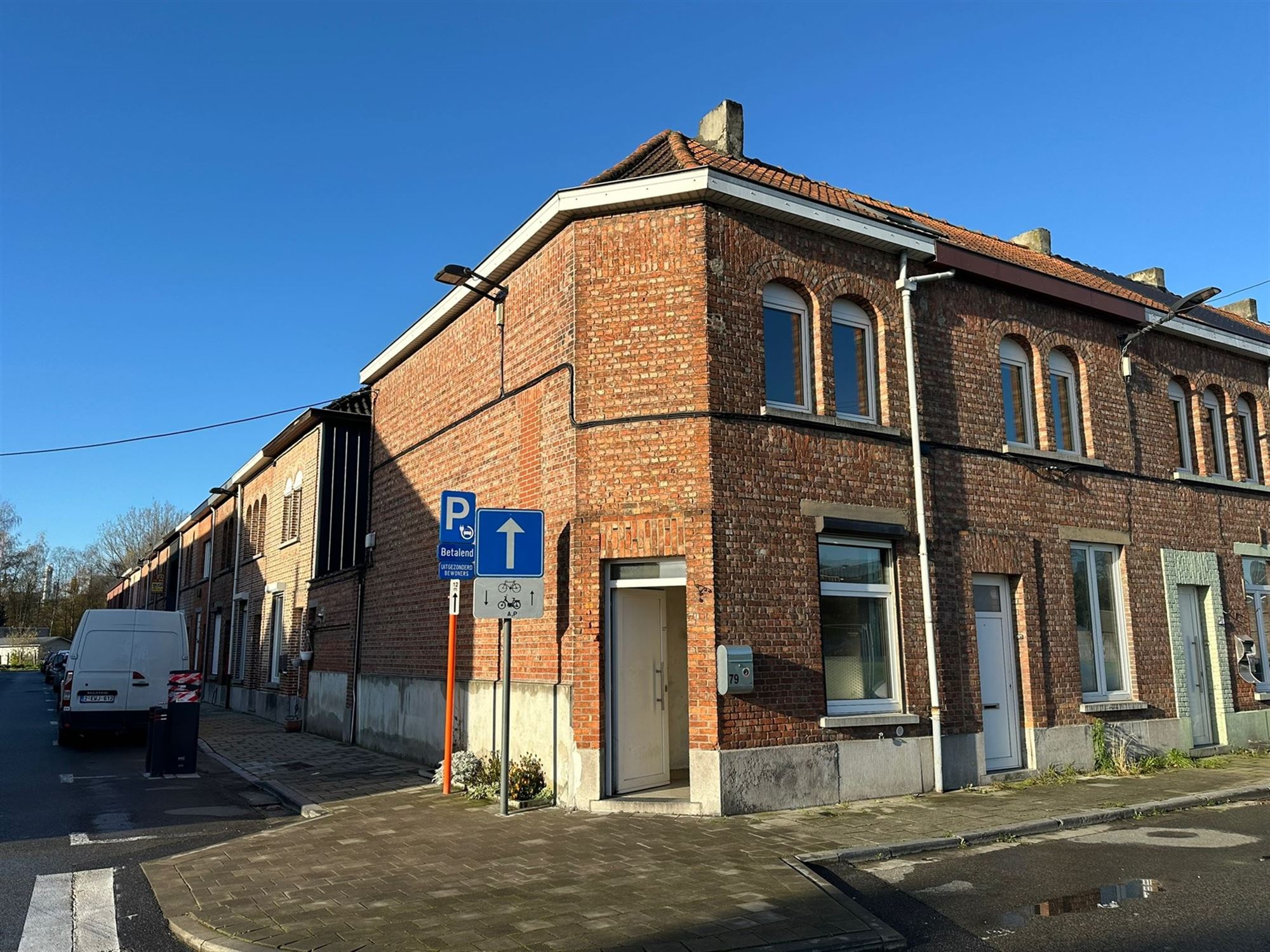 Hoofdfoto van de publicatie: Te renoveren woning met twee slaapkamers te Aalst