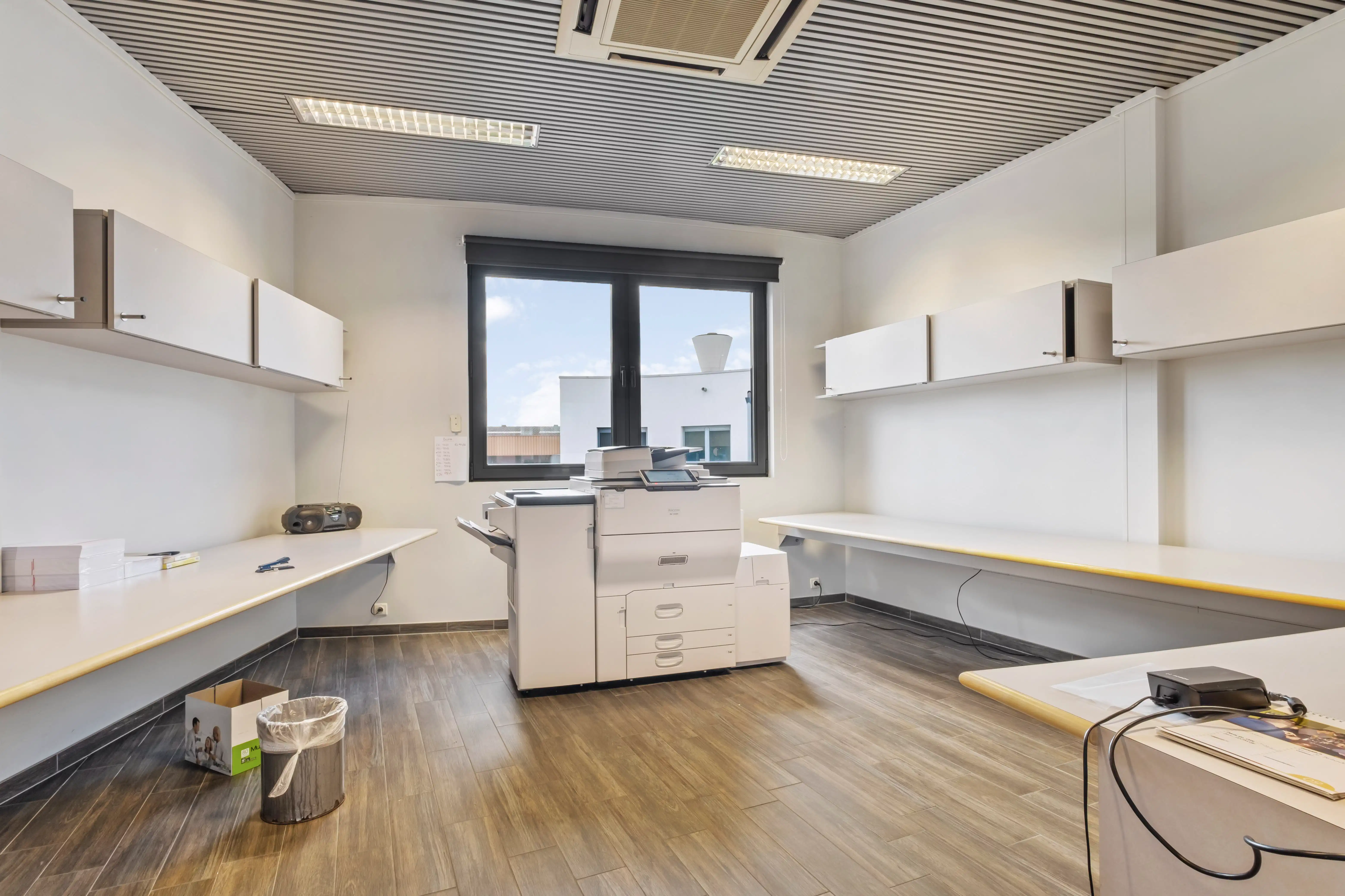 Ruim kantoorgebouw op toplocatie te Zwijnaarde foto 22